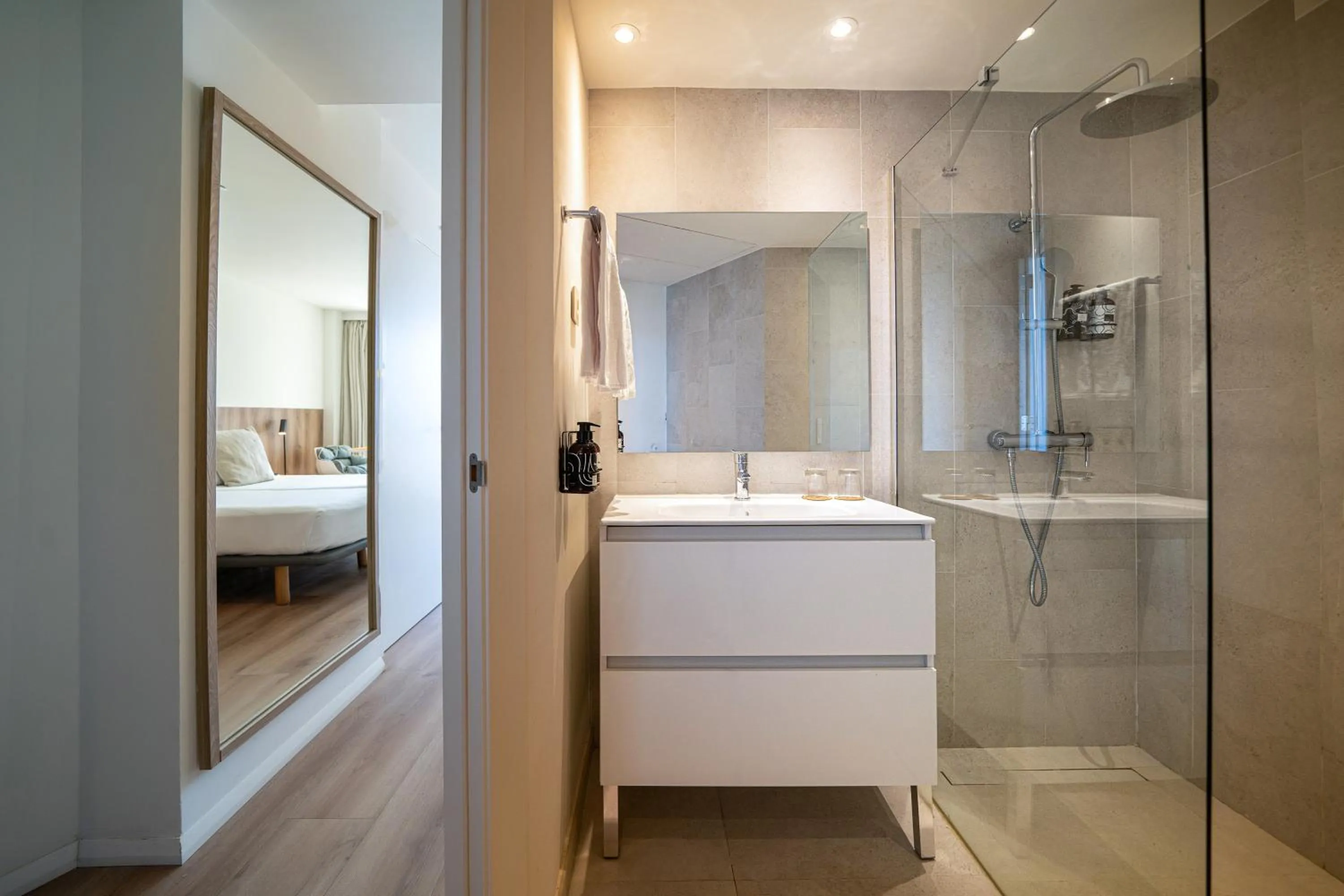 Shower in INNSiDE by Meliá Calviá Beach