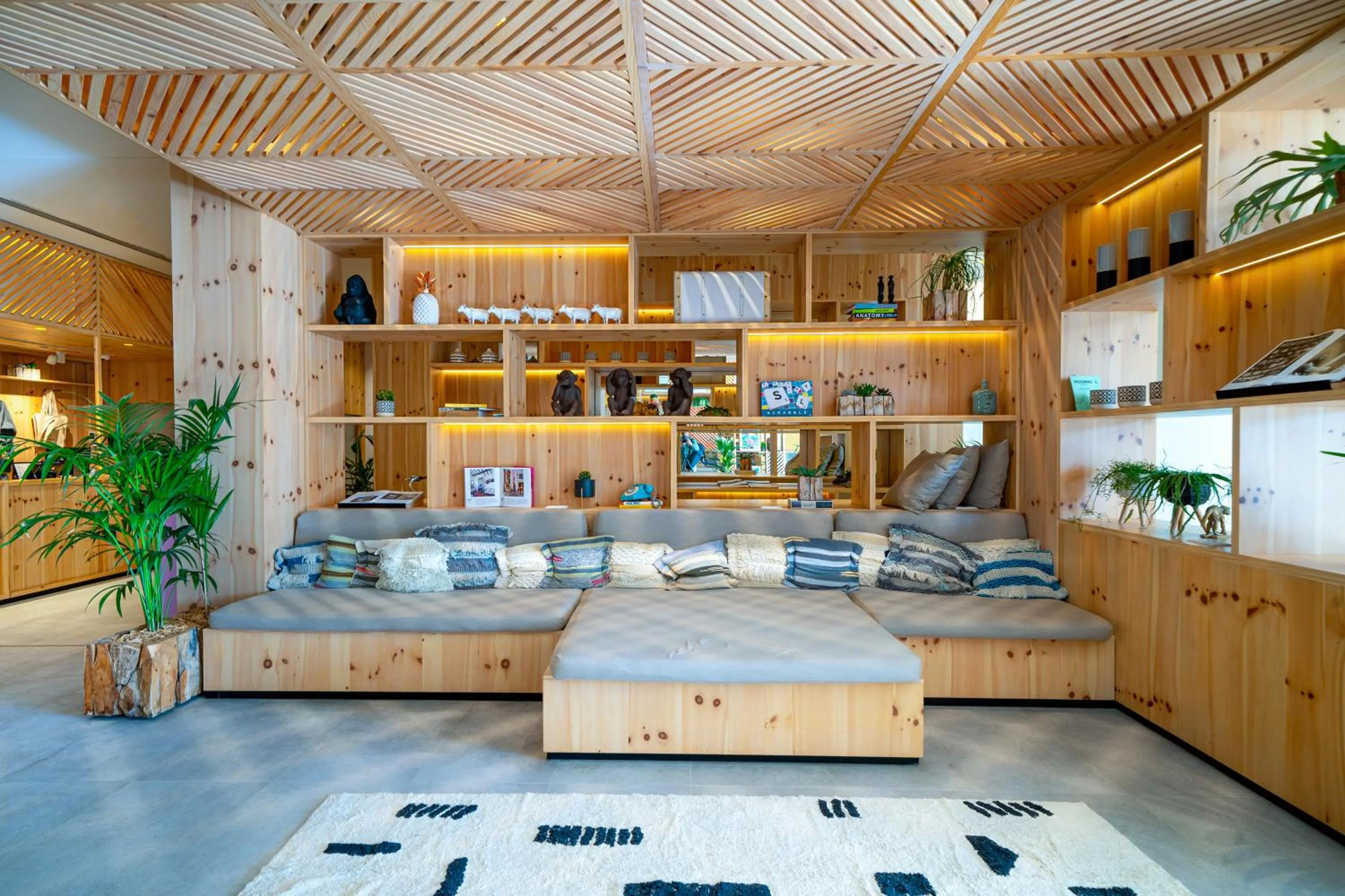 Lobby or reception in INNSiDE by Meliá Calviá Beach