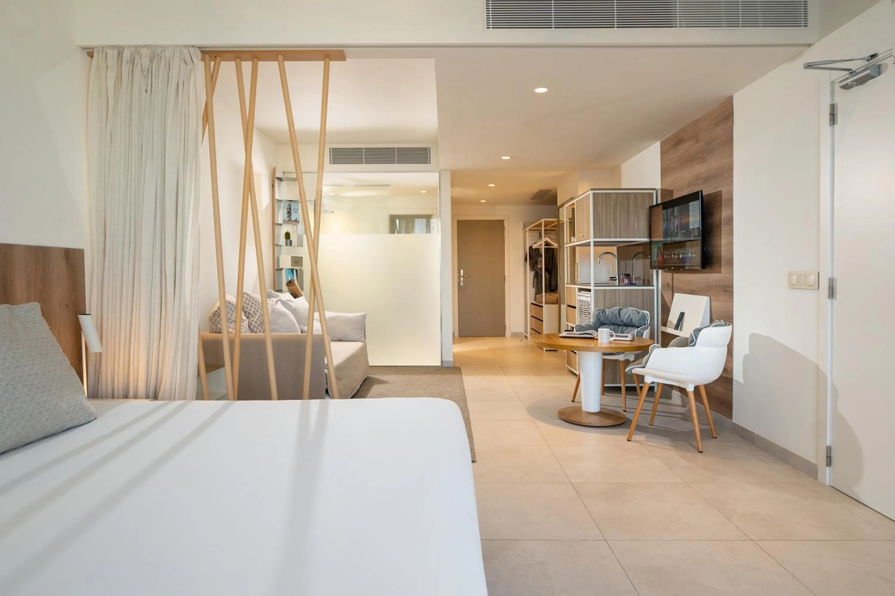 Bed in INNSiDE by Meliá Calviá Beach