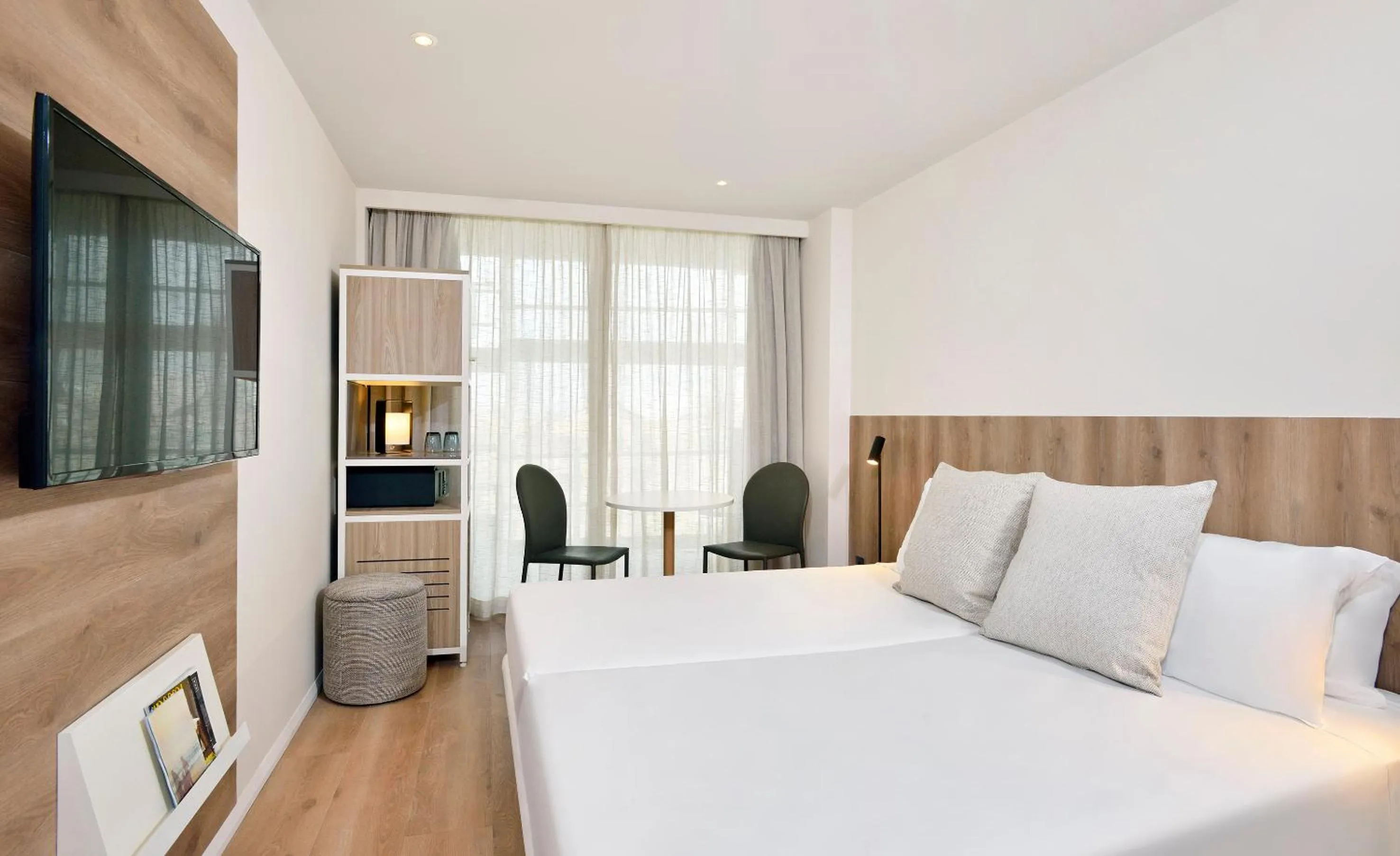 Bedroom, Bed in INNSiDE by Meliá Calviá Beach