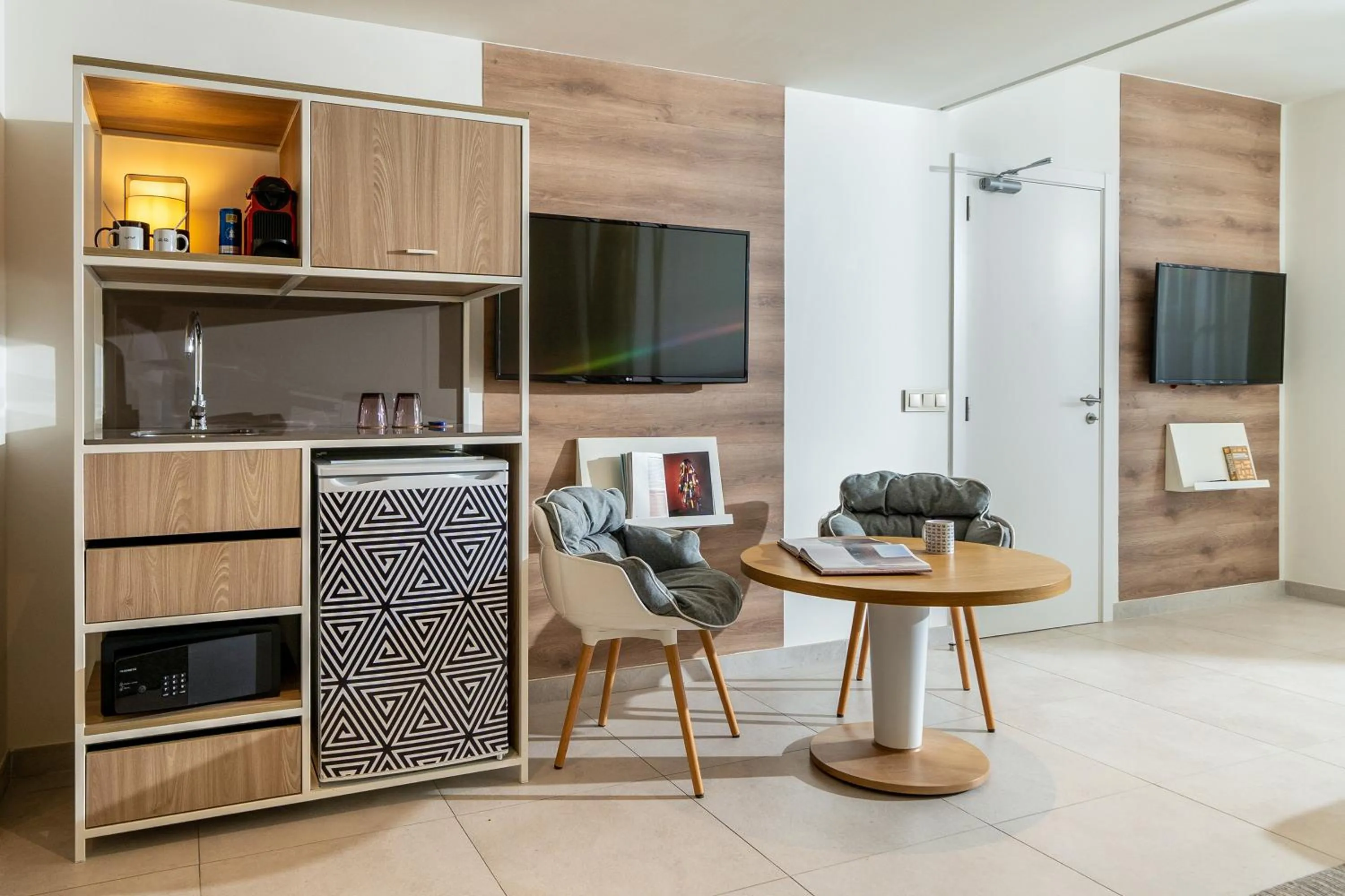 TV and multimedia in INNSiDE by Meliá Calviá Beach