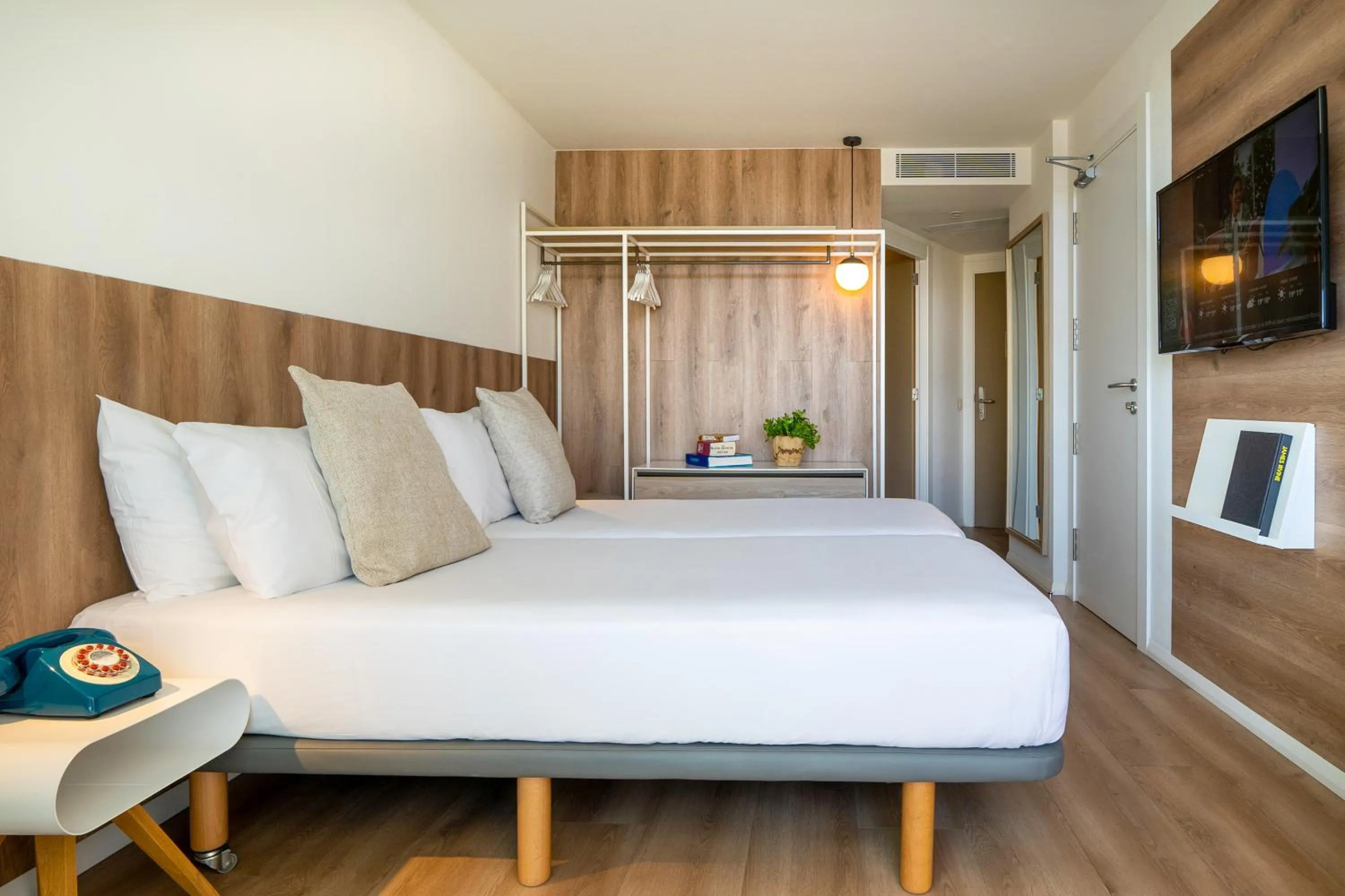 Bed in INNSiDE by Meliá Calviá Beach