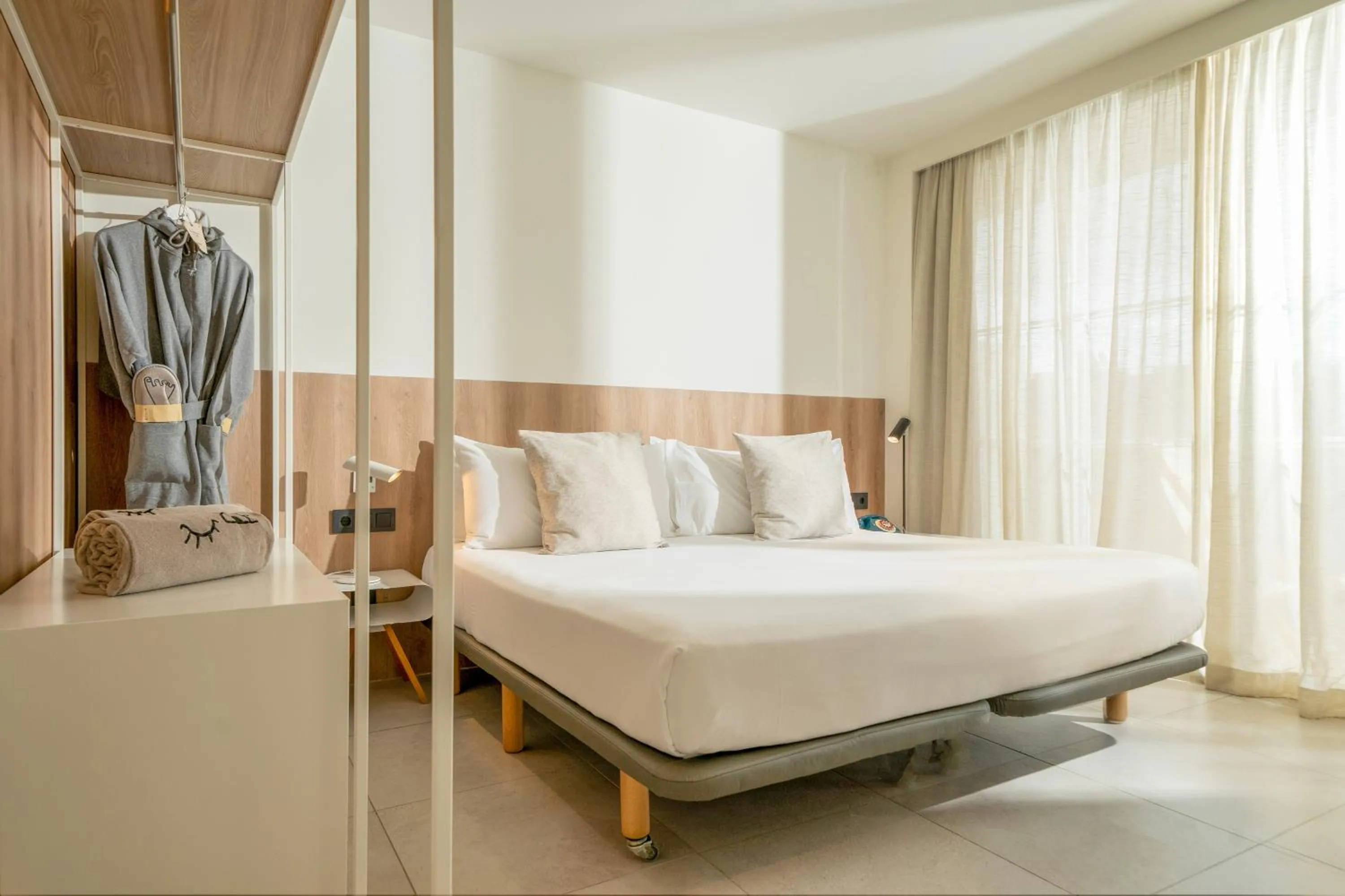 Bed in INNSiDE by Meliá Calviá Beach