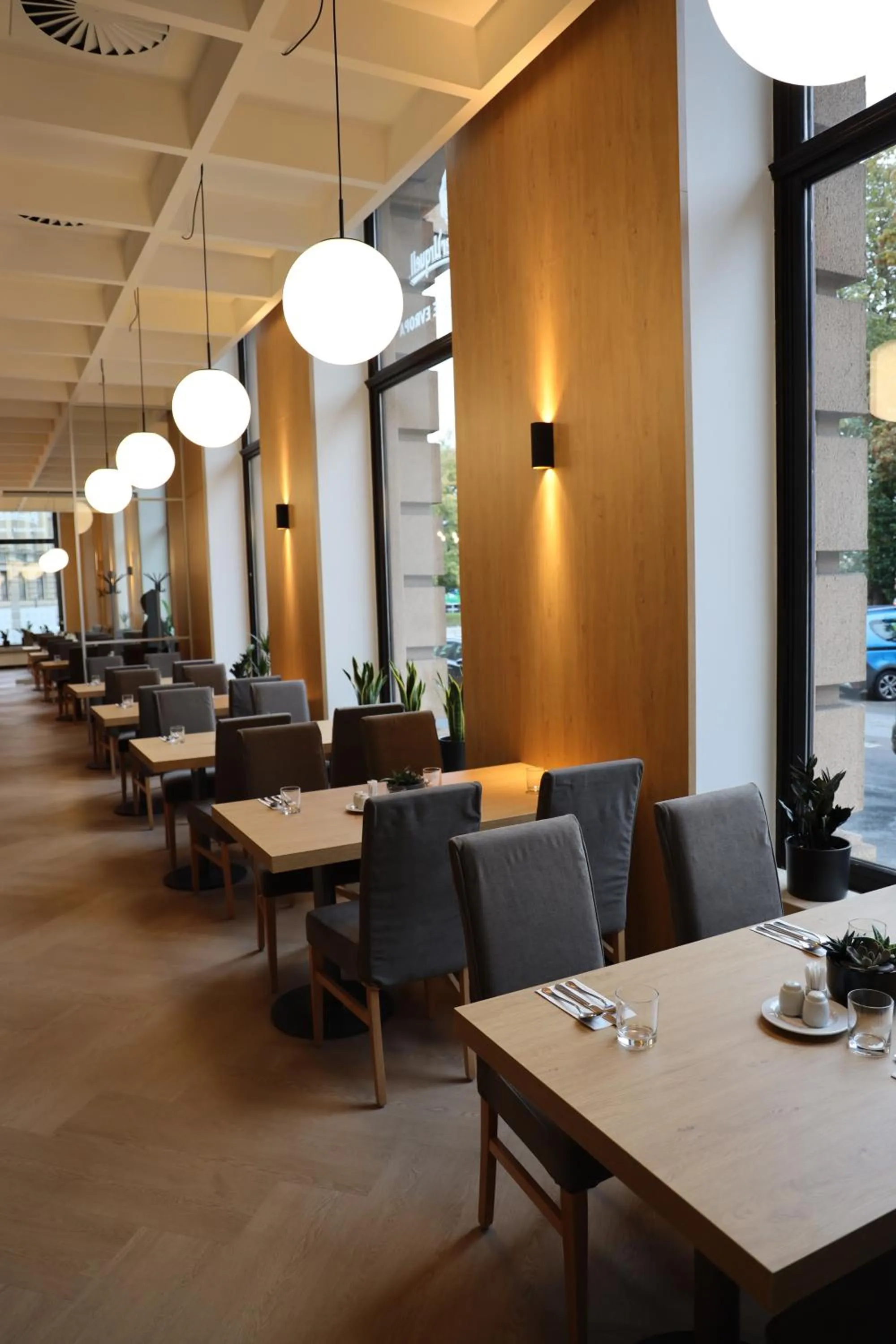 Restaurant/places to eat in Hotel DAP