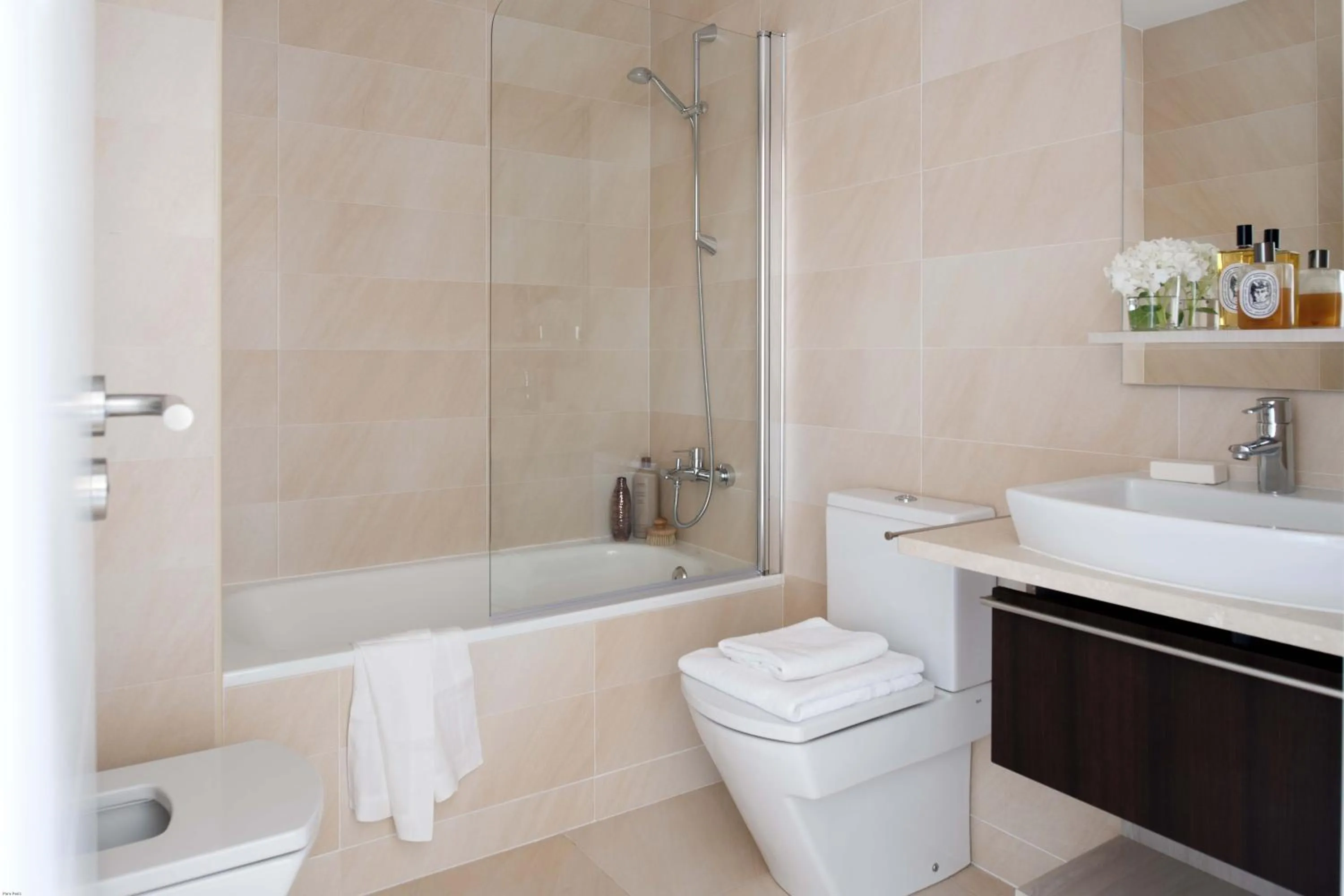 Toilet in Eric Vökel Boutique Apartments - Gran Vía Suites