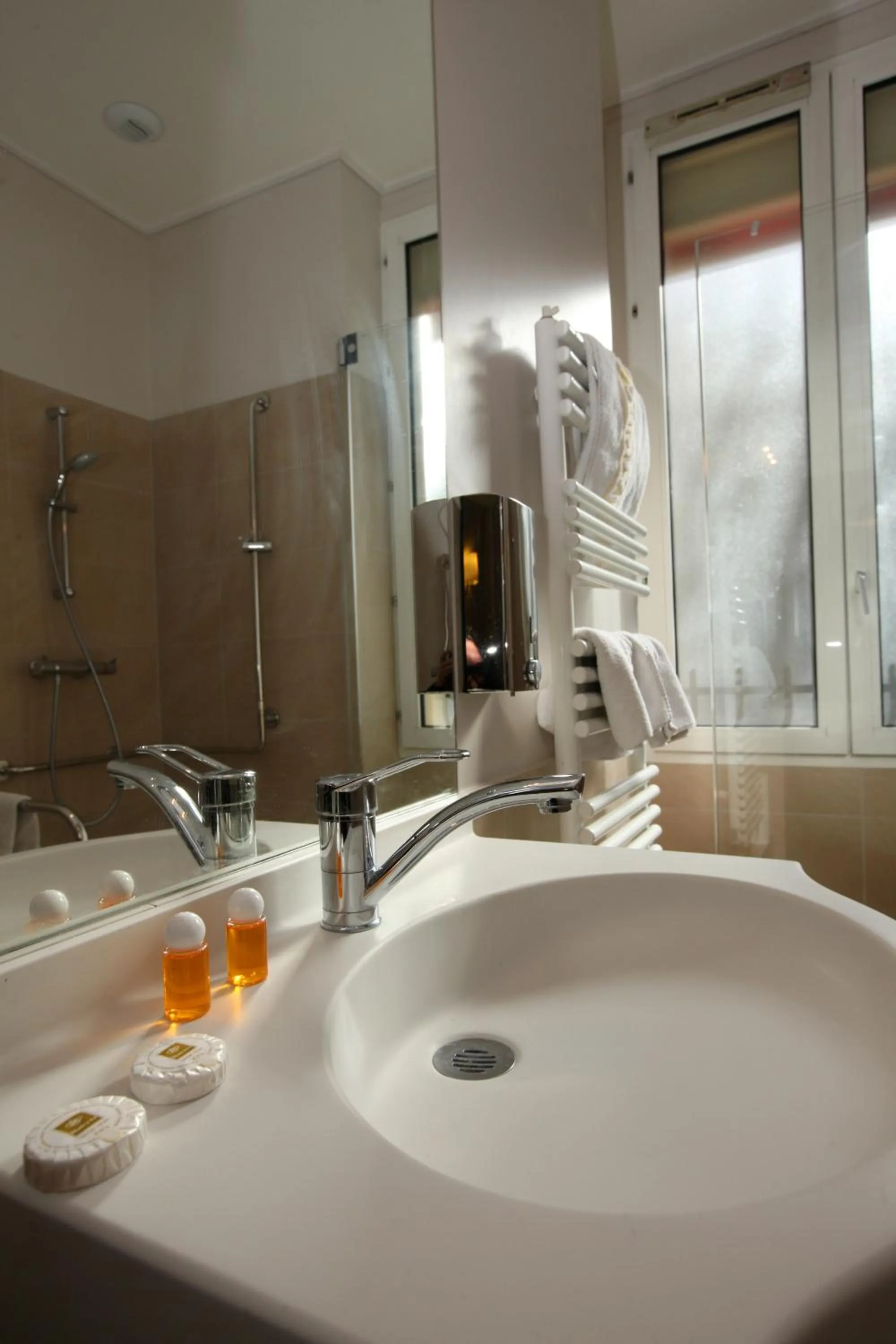 Bathroom in Hôtel Sunny