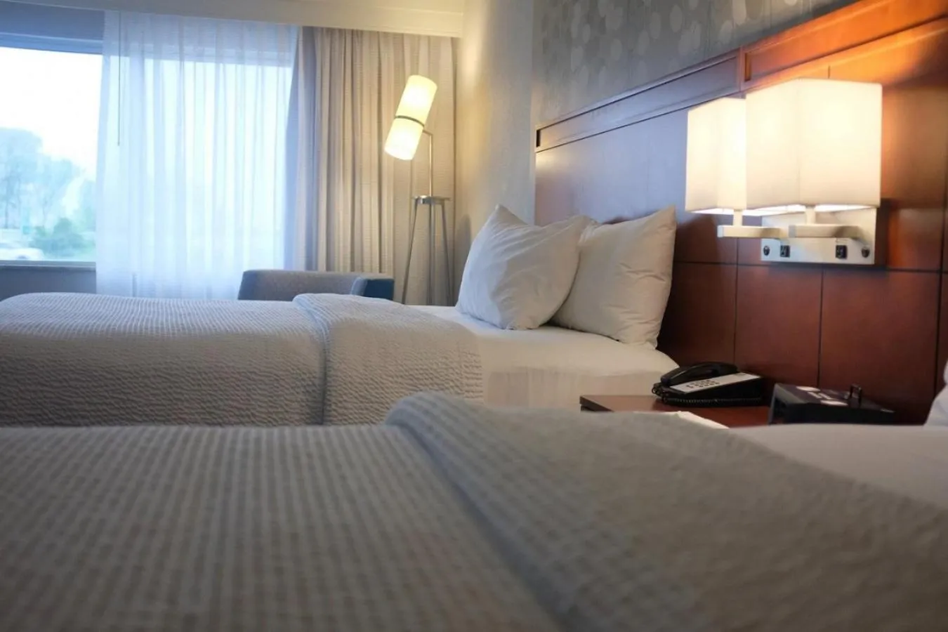 Bed in Courtyard by Marriott Owensboro