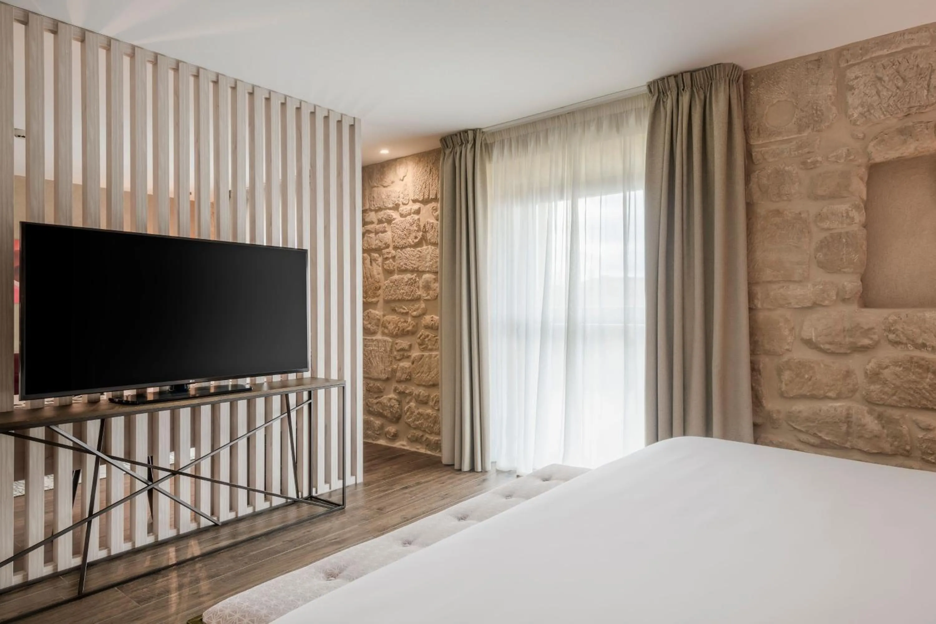 Photo of the whole room, Bed in Palacio Tondón, La Rioja Brinas, Autograph Collection