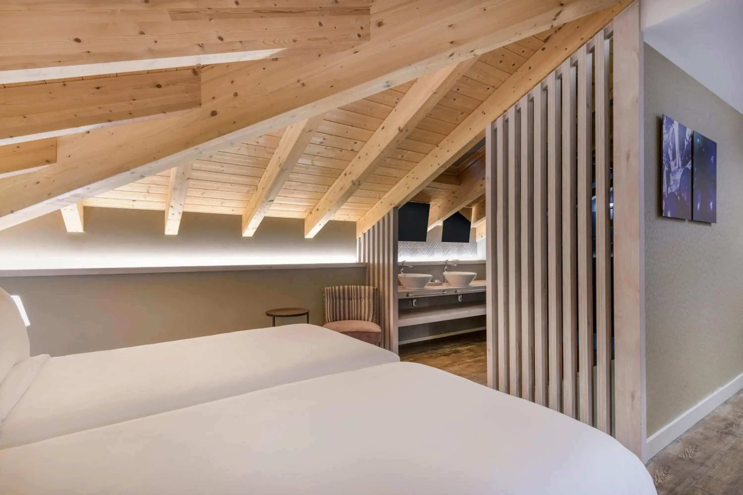 Deluxe Twin Room in Palacio Tondón, La Rioja Brinas, Autograph Collection Deluxe Twin Room in Palacio Tondón, La Rioja Brinas, Autograph Collection