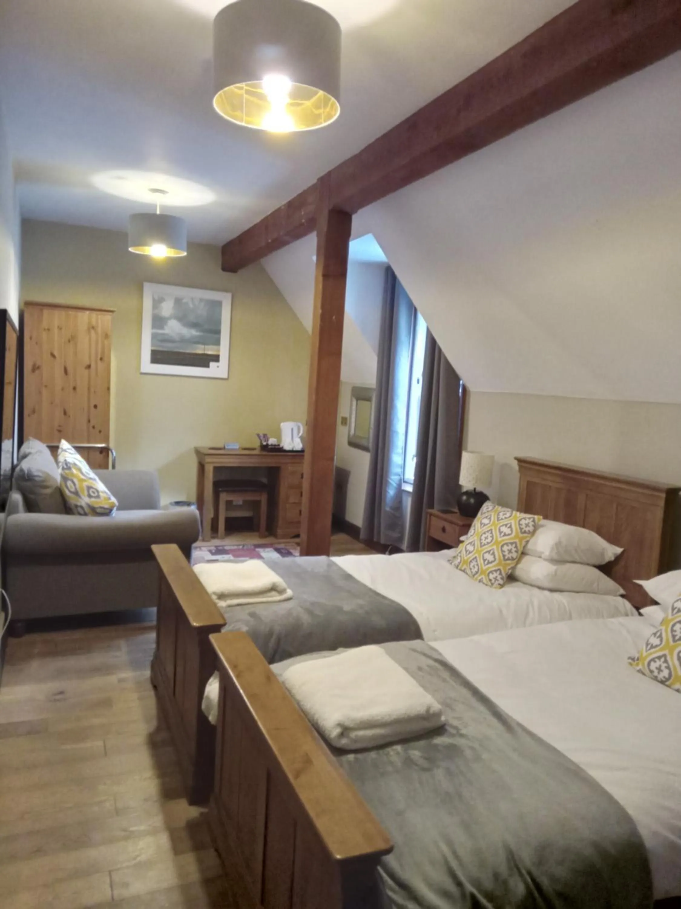 Bedroom, Bed in Lime Tree Hotel