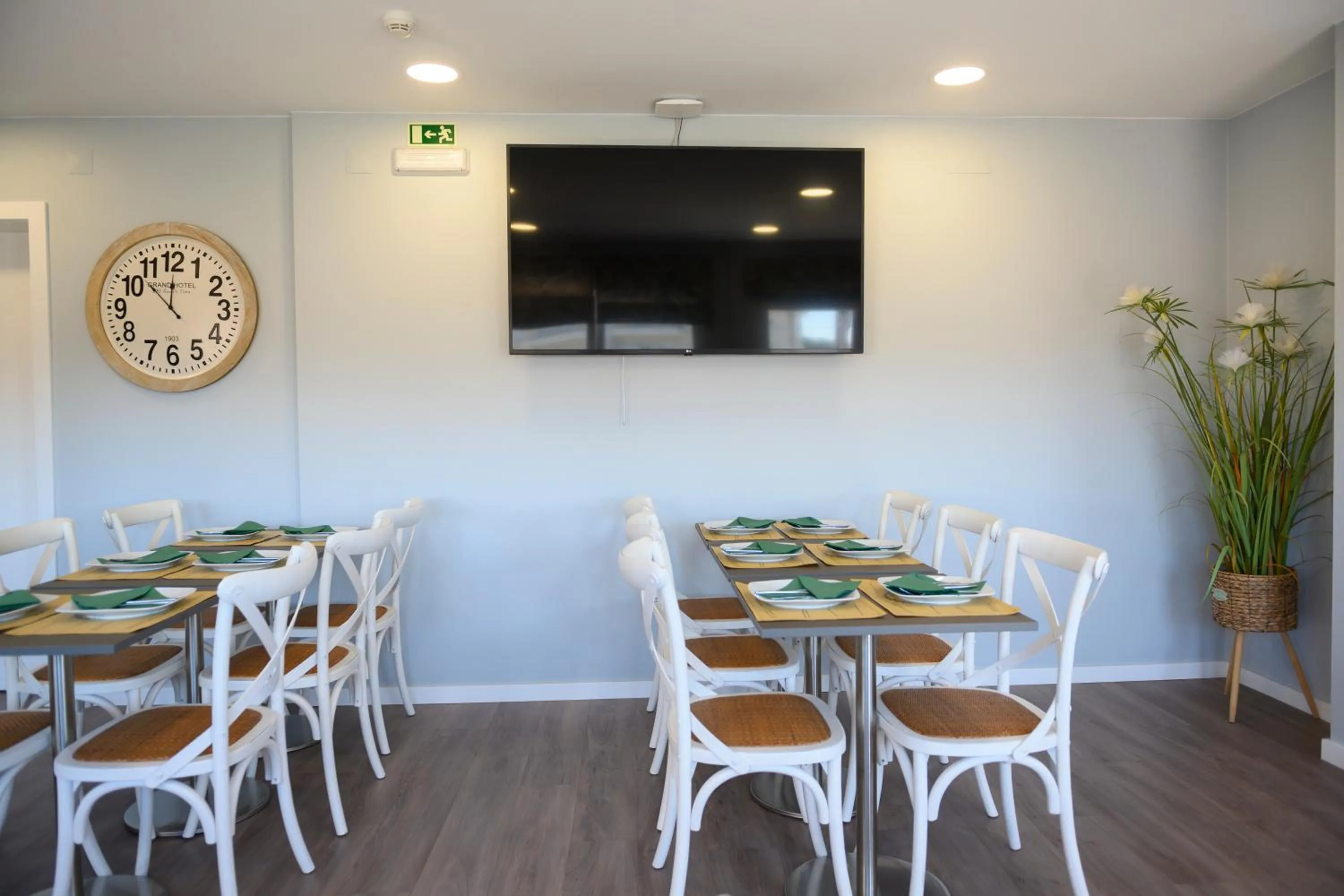 Communal lounge/ TV room in Hospedaria Recomeçar