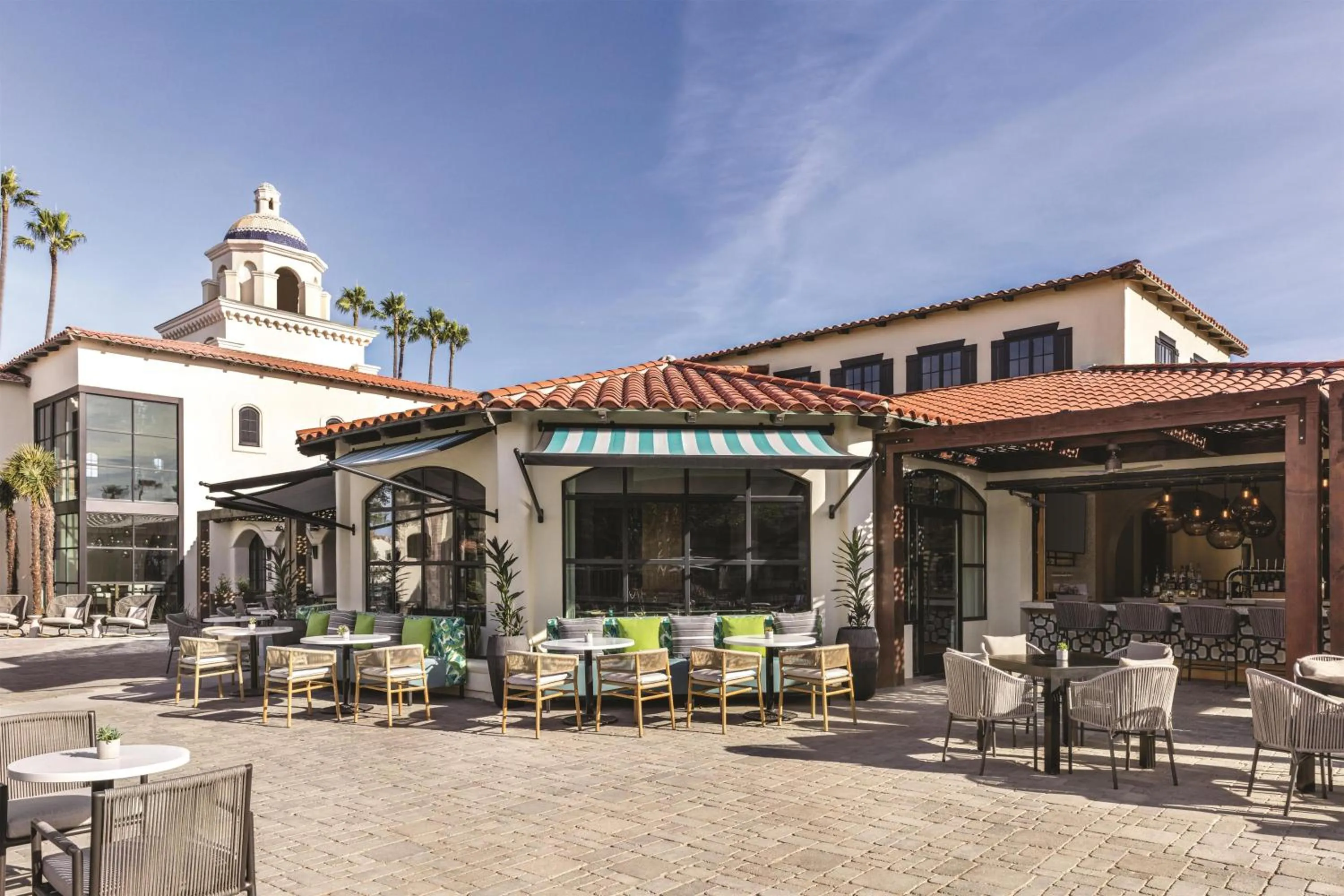 Restaurant/places to eat in Zachari Dunes on Mandalay Beach, Curio Collection by Hilton