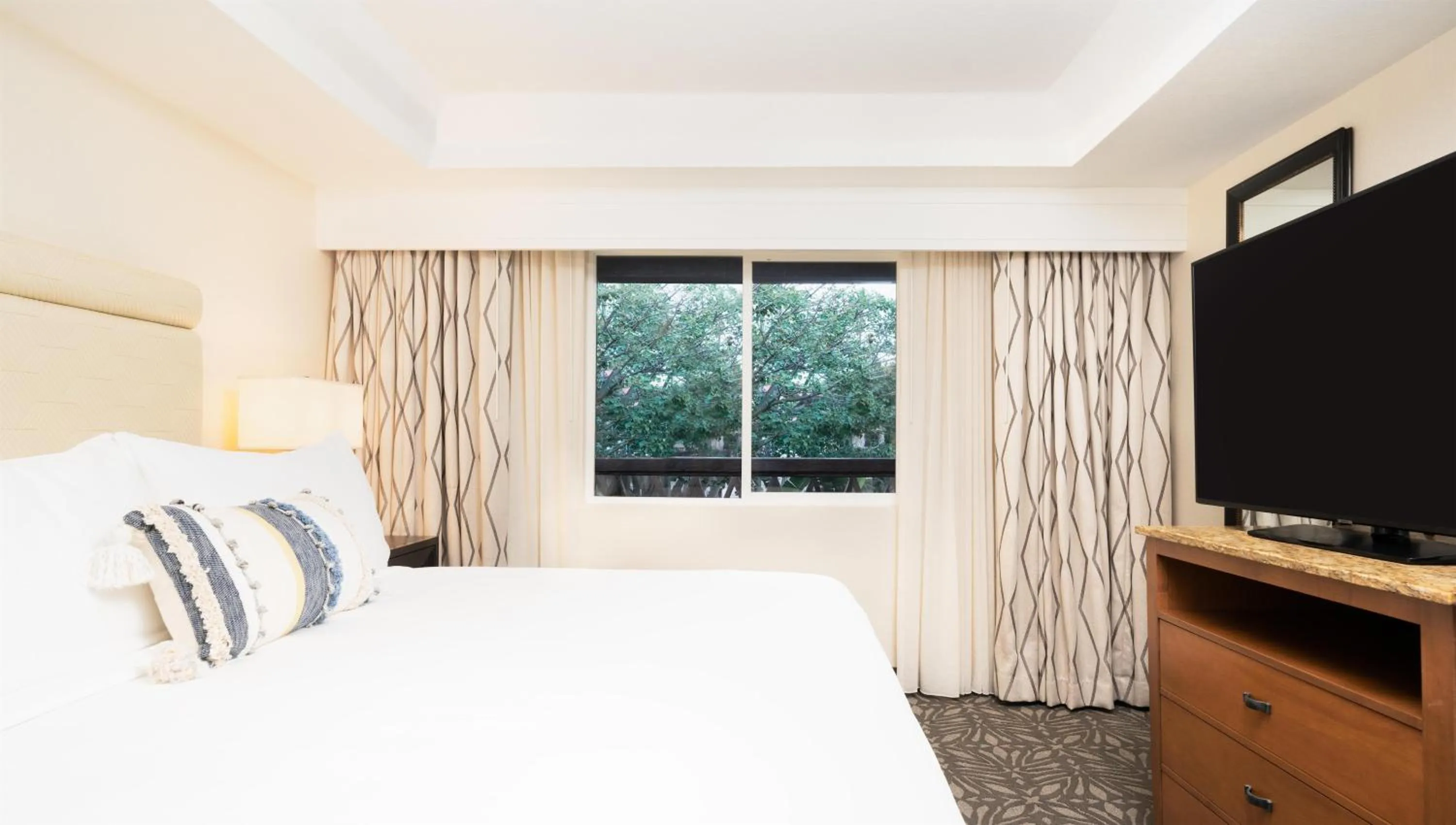 Bed in Zachari Dunes on Mandalay Beach, Curio Collection by Hilton