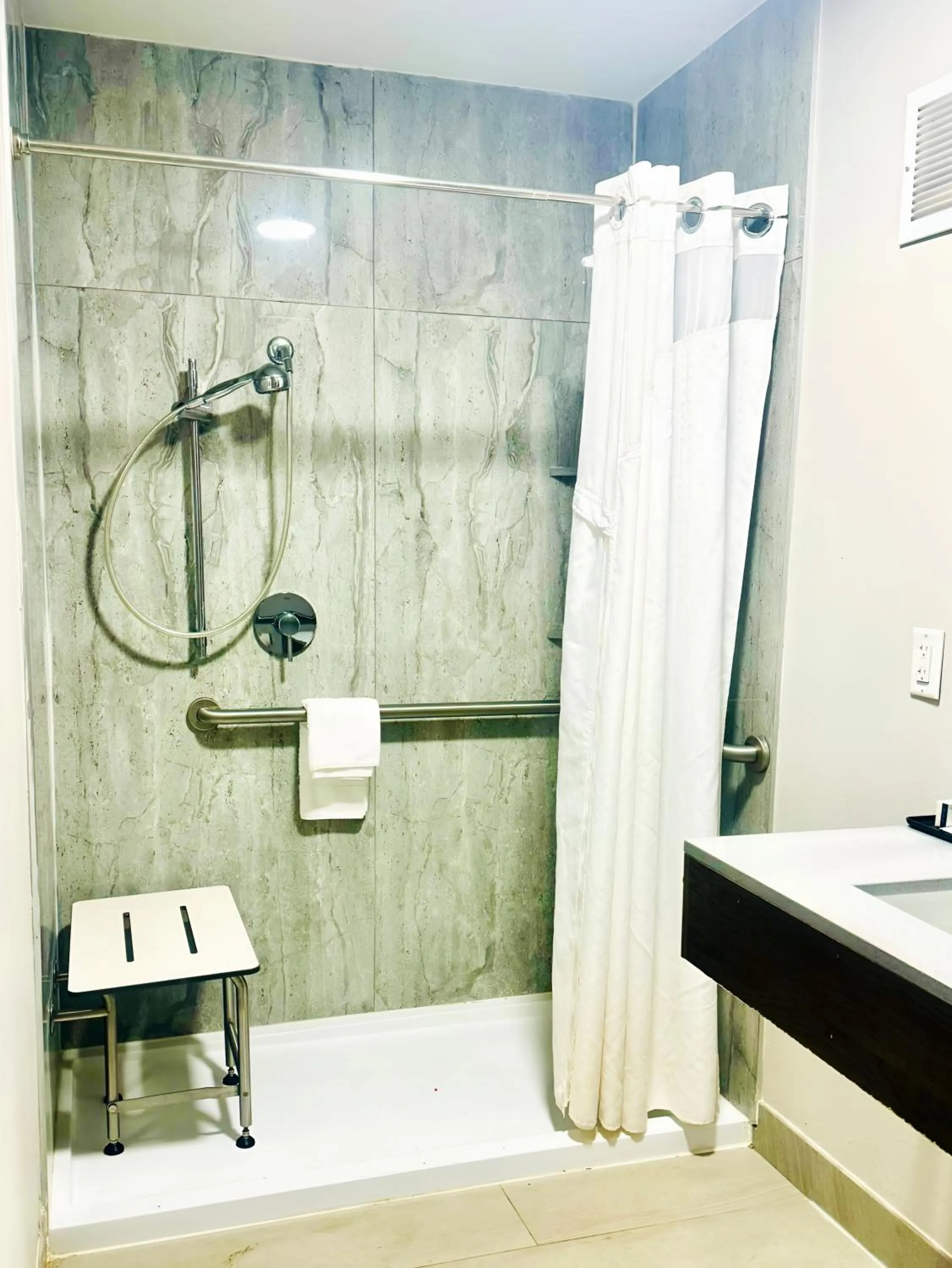 Shower in Silver Beach Hotel