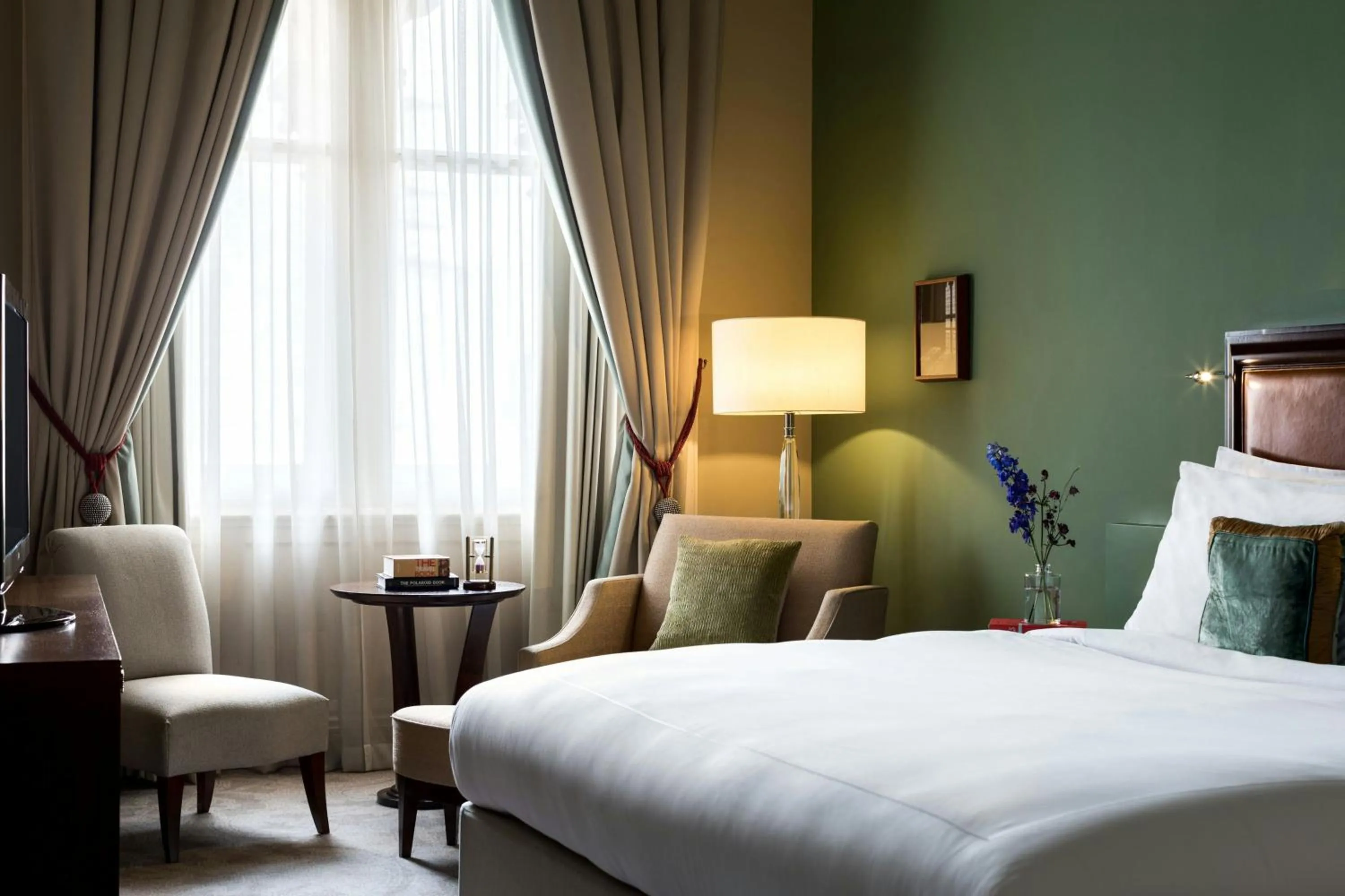 Bedroom, Bed in St Pancras London, Autograph Collection