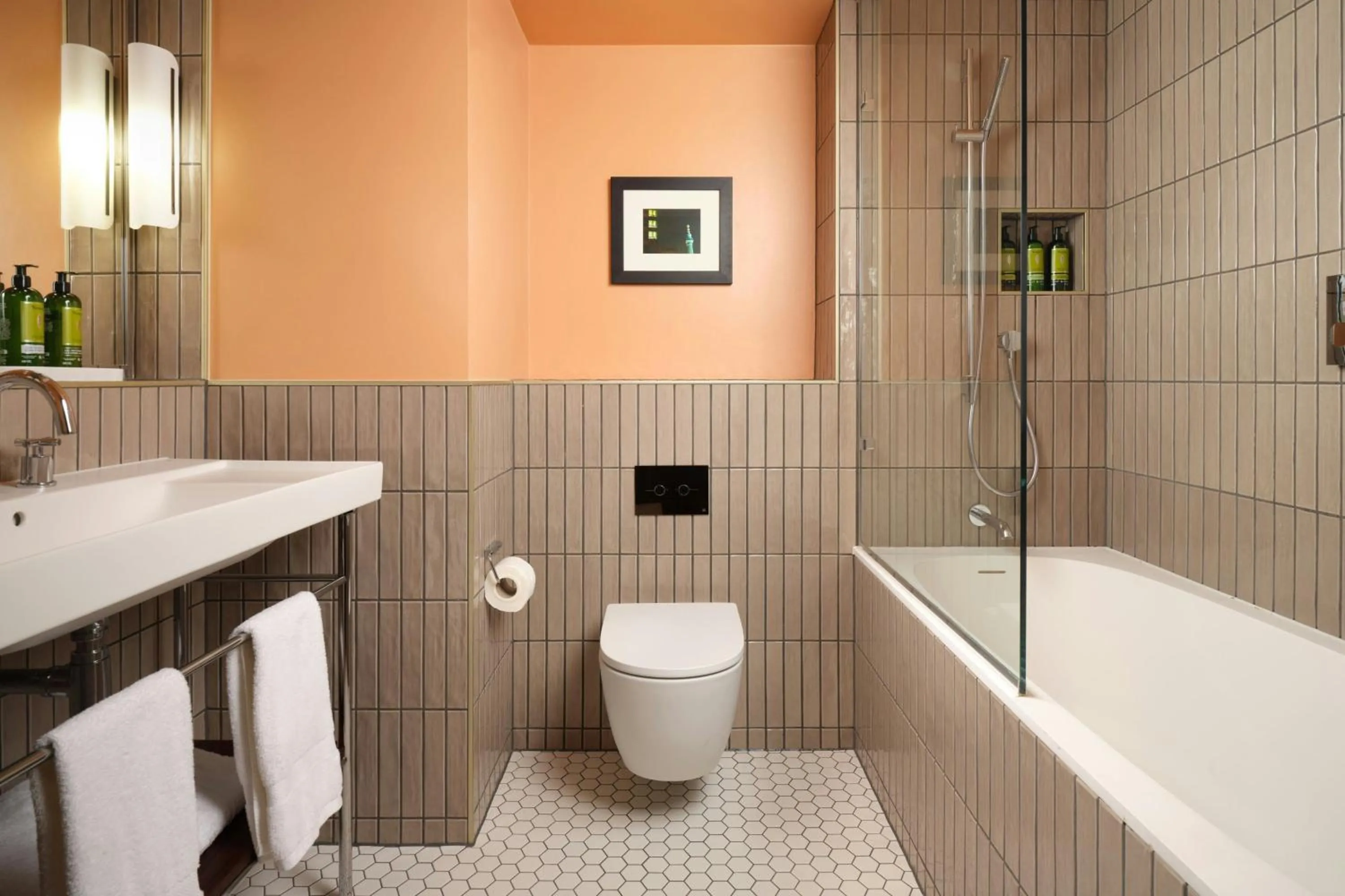 Bathroom in St Pancras London, Autograph Collection