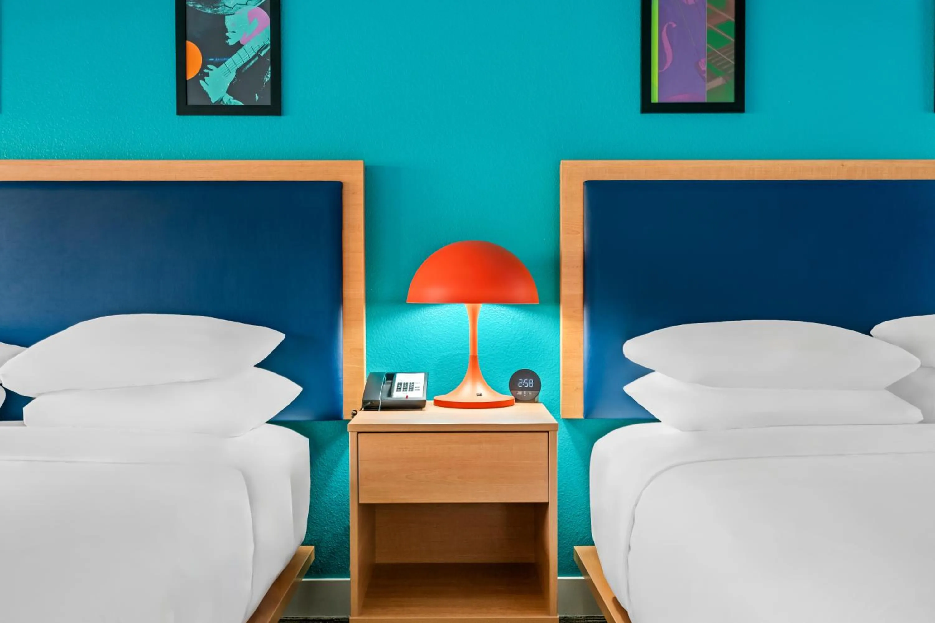 furniture, Bed in Signature Indio I-10 Coachella Valley by Sonesta