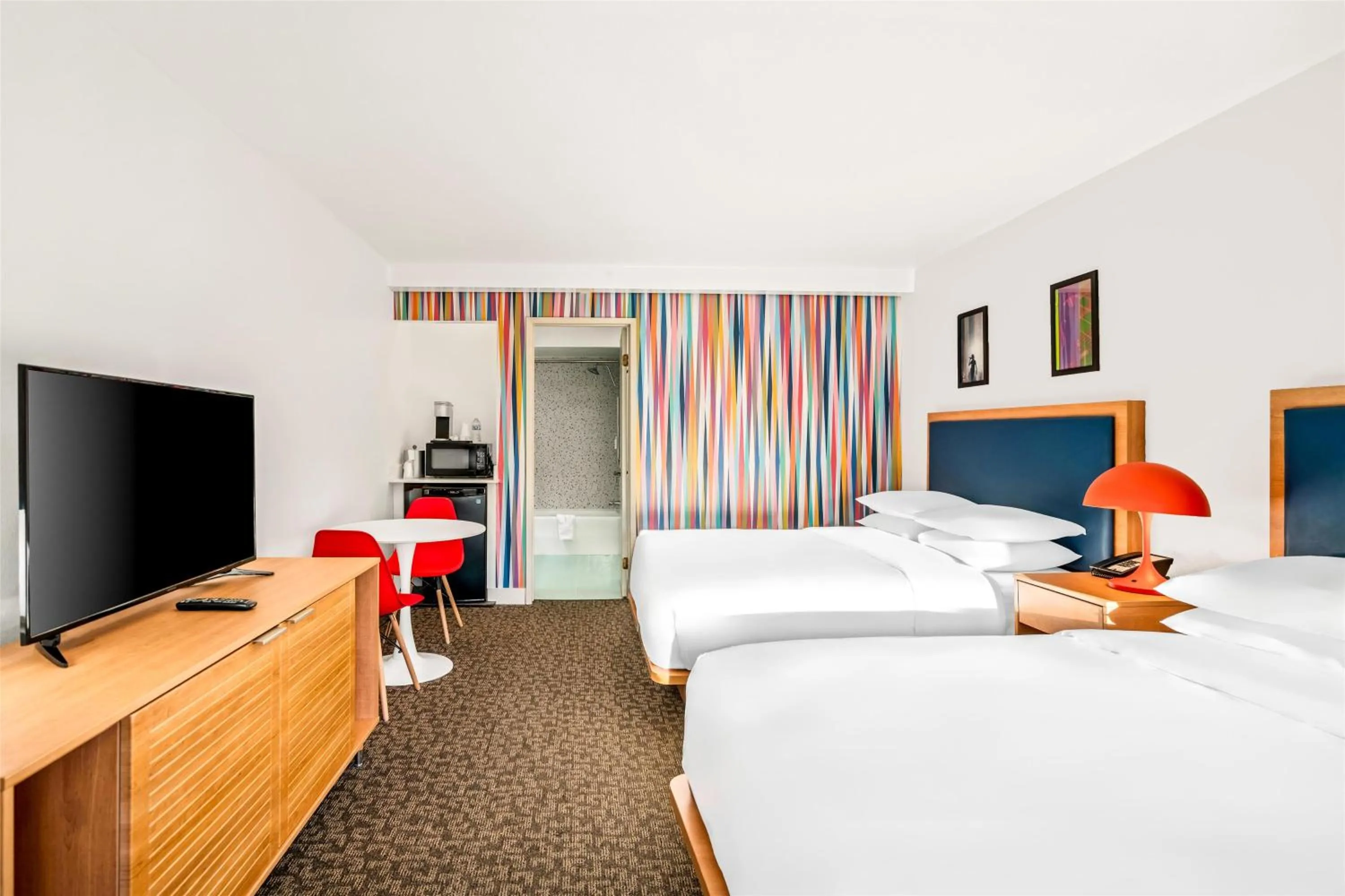 Bedroom, Bed in Signature Indio I-10 Coachella Valley by Sonesta