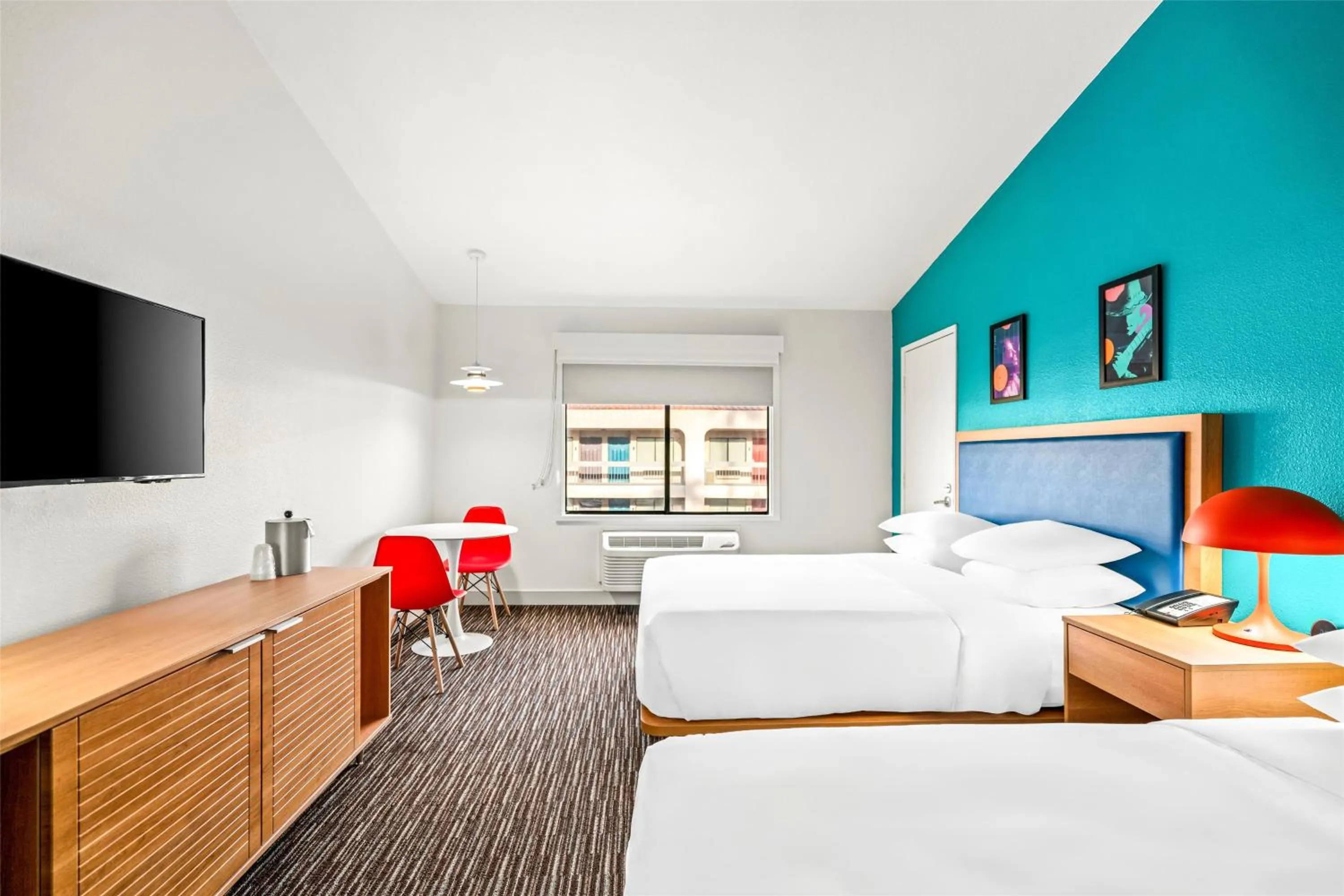 Bedroom, Bed in Signature Indio I-10 Coachella Valley by Sonesta