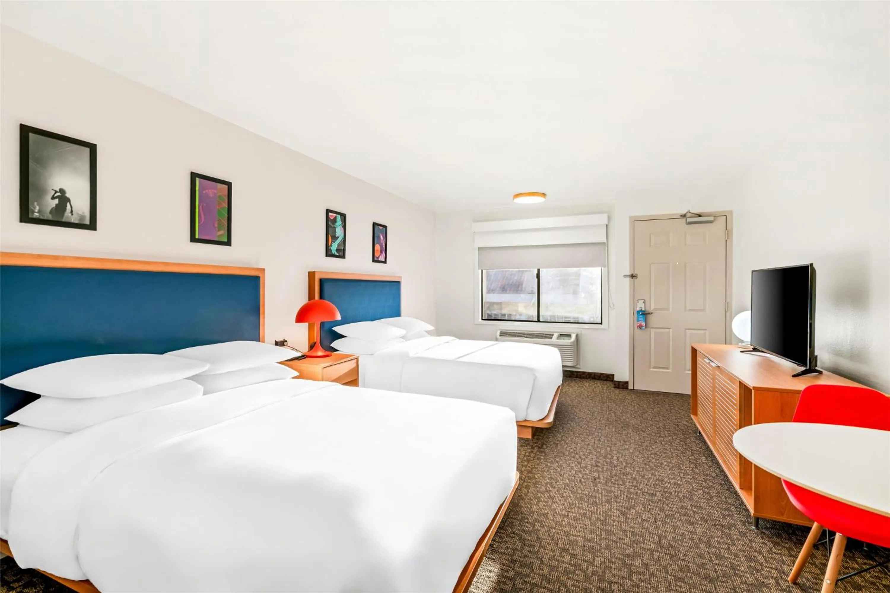 Bedroom, Bed in Signature Indio I-10 Coachella Valley by Sonesta