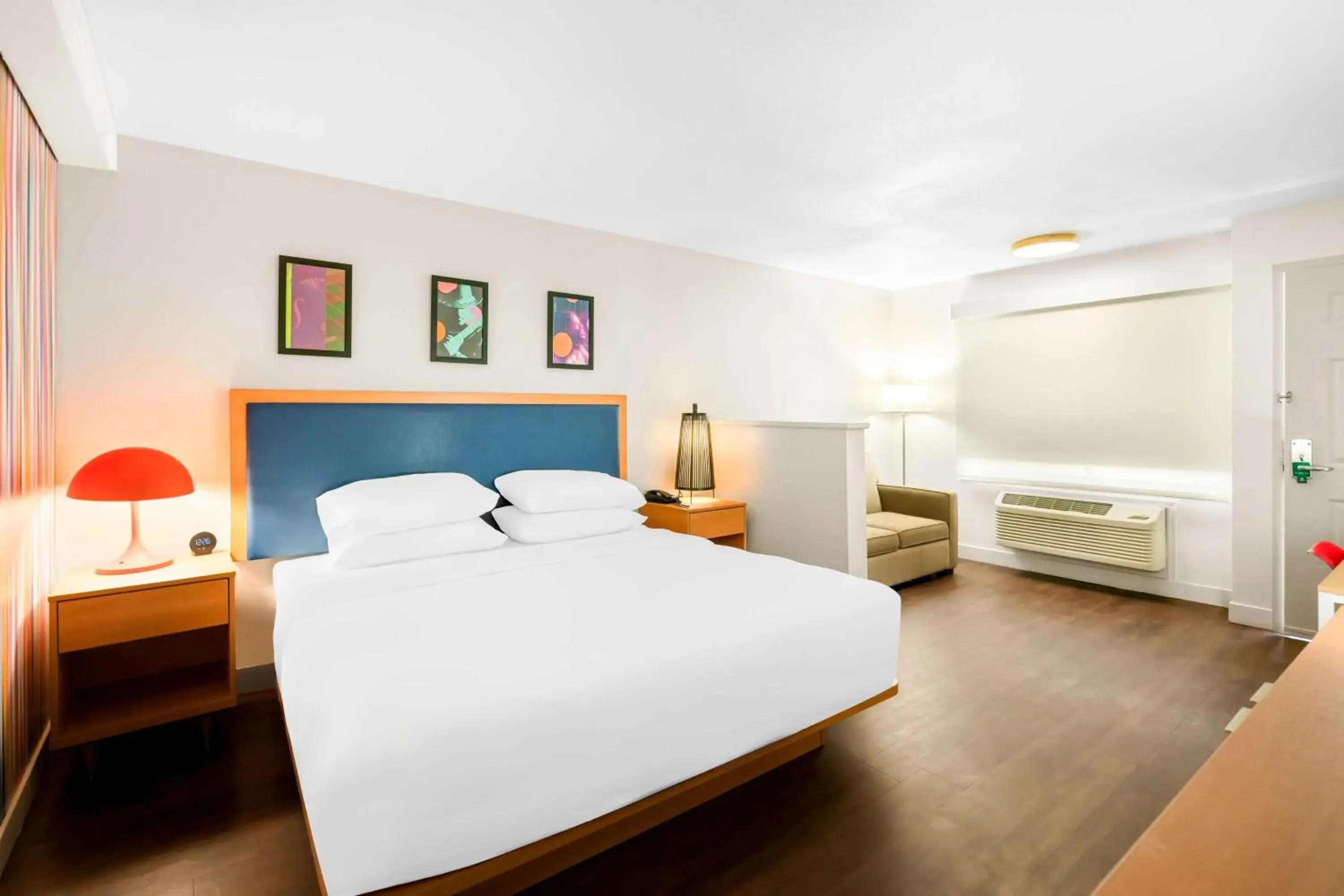 Junior King Suite - Non-Smoking in Signature Indio I-10 Coachella Valley by Sonesta Junior King Suite - Non-Smoking in Signature Indio I-10 Coachella Valley by Sonesta