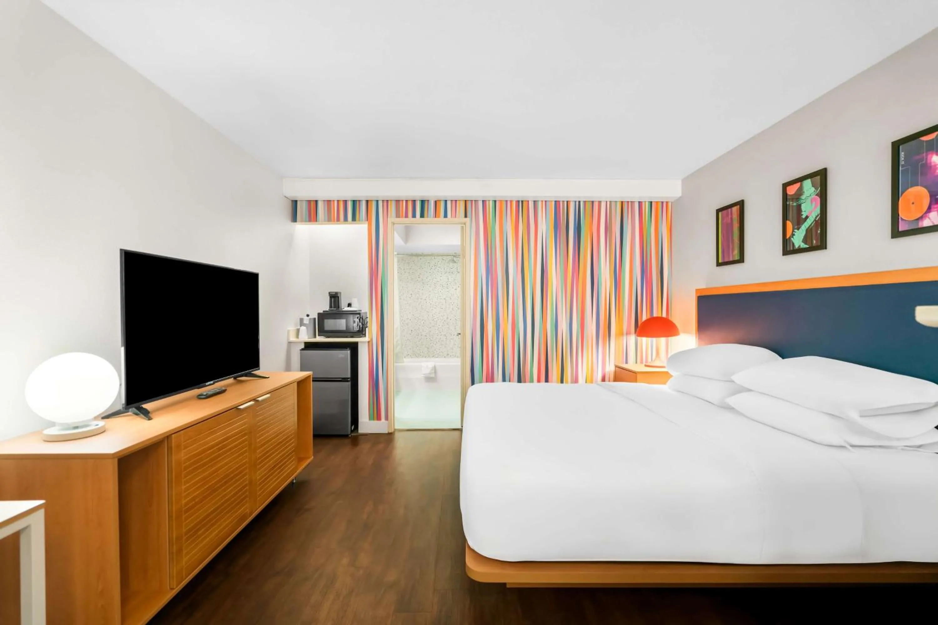 Photo of the whole room, Bed in Signature Indio I-10 Coachella Valley by Sonesta