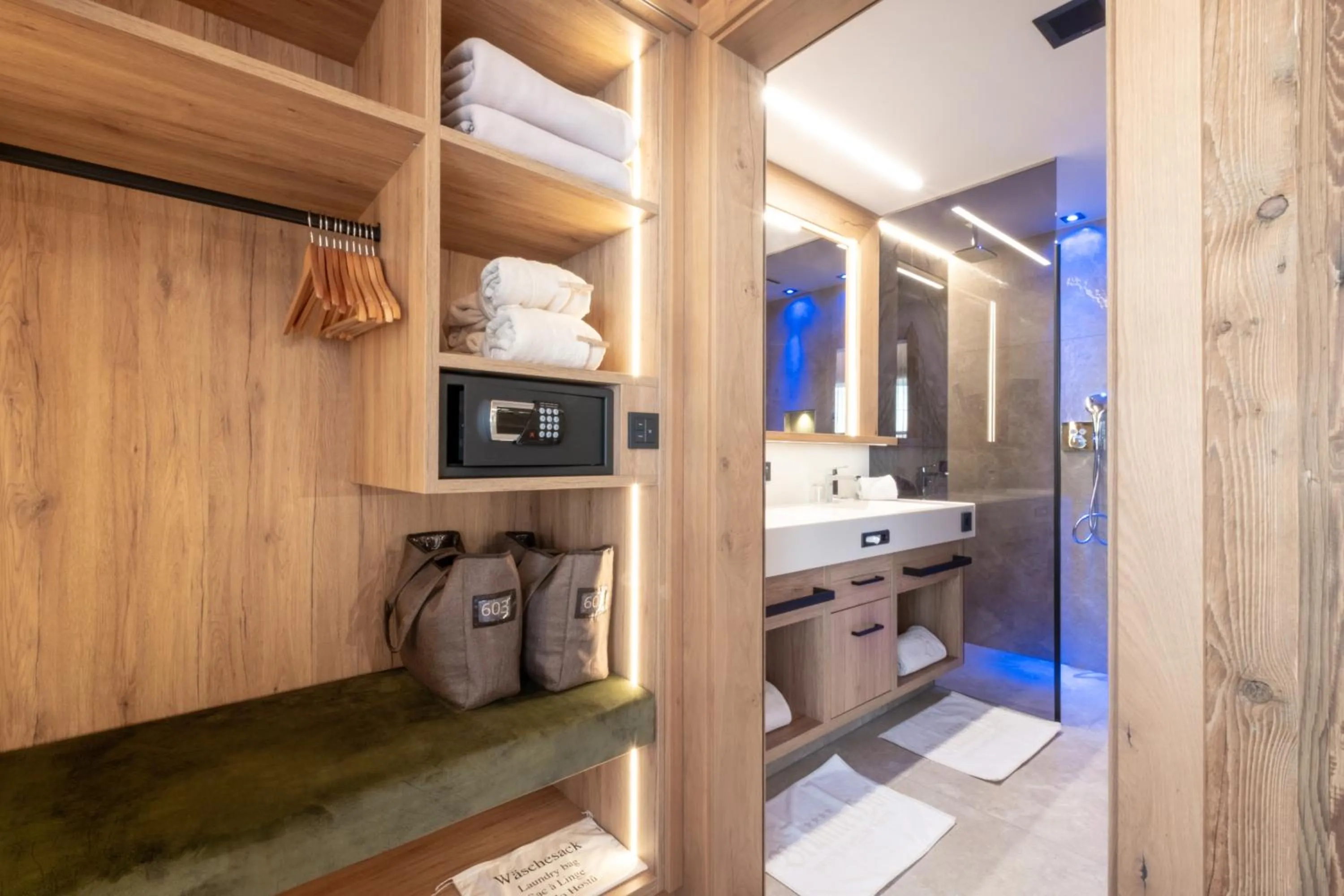 wardrobe in Natur- & Wellnesshotel Brunner Hof