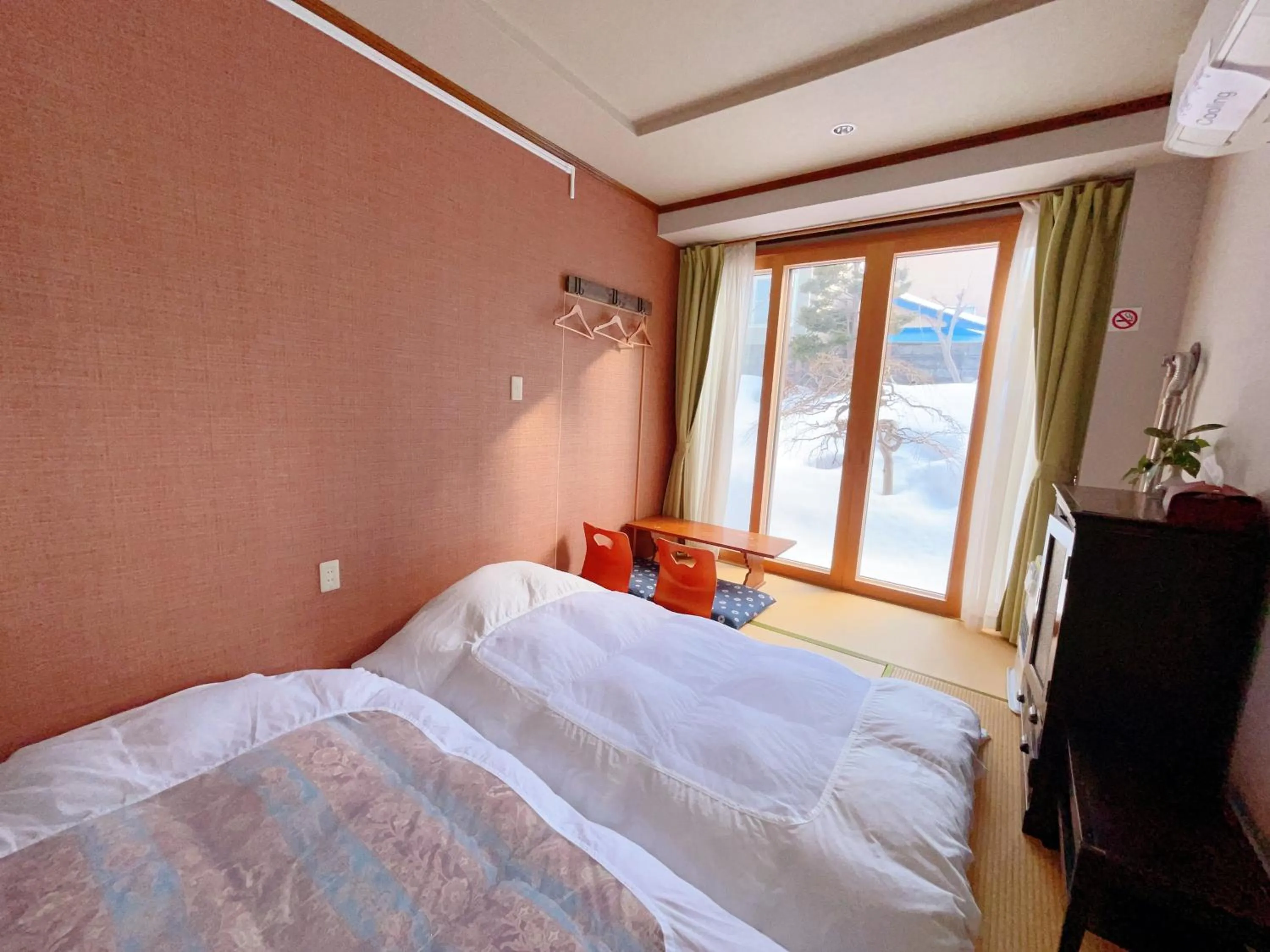 Photo of the whole room, Bed in Nishikien inn