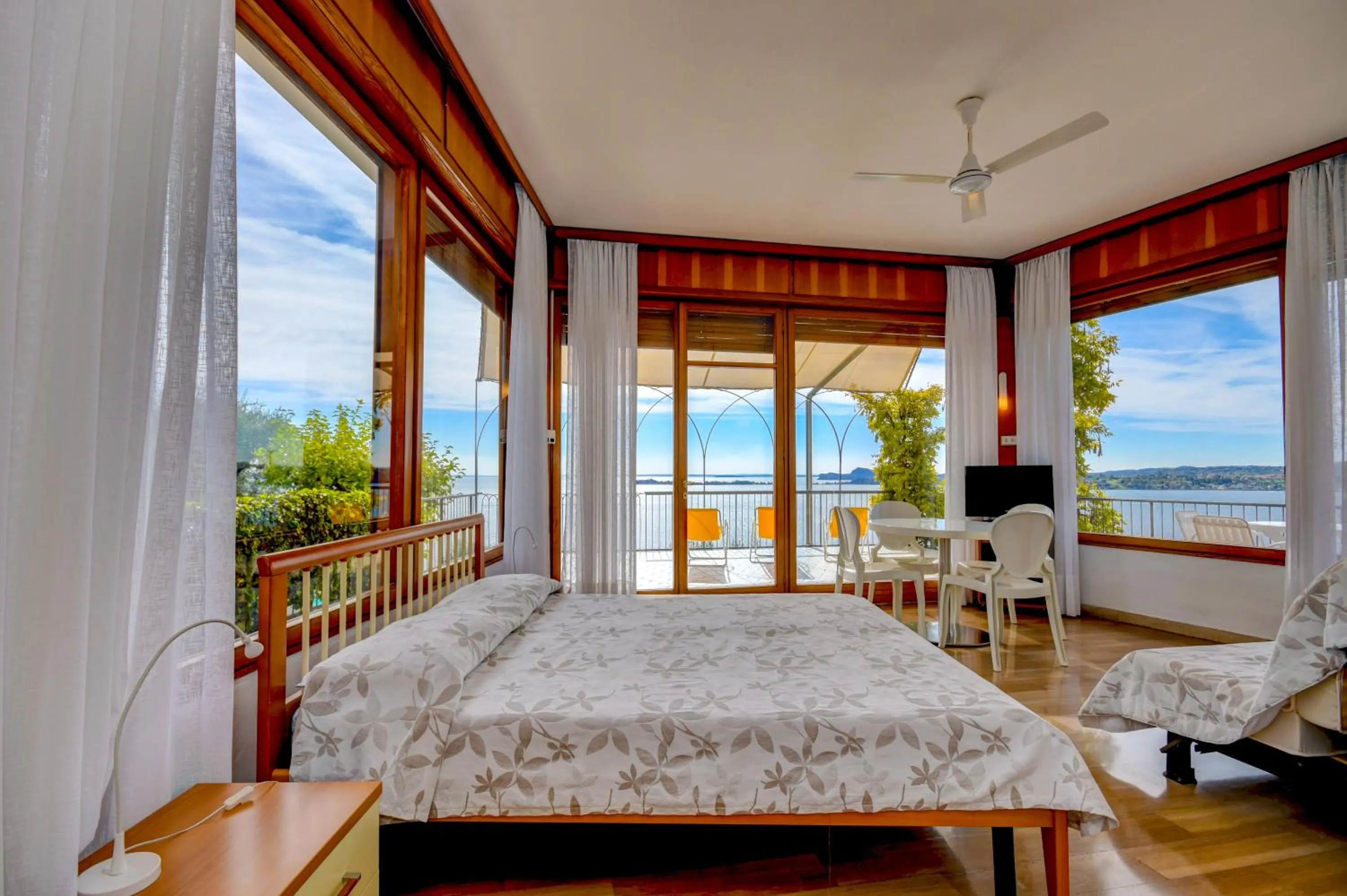 Bed in La Villa Fasano