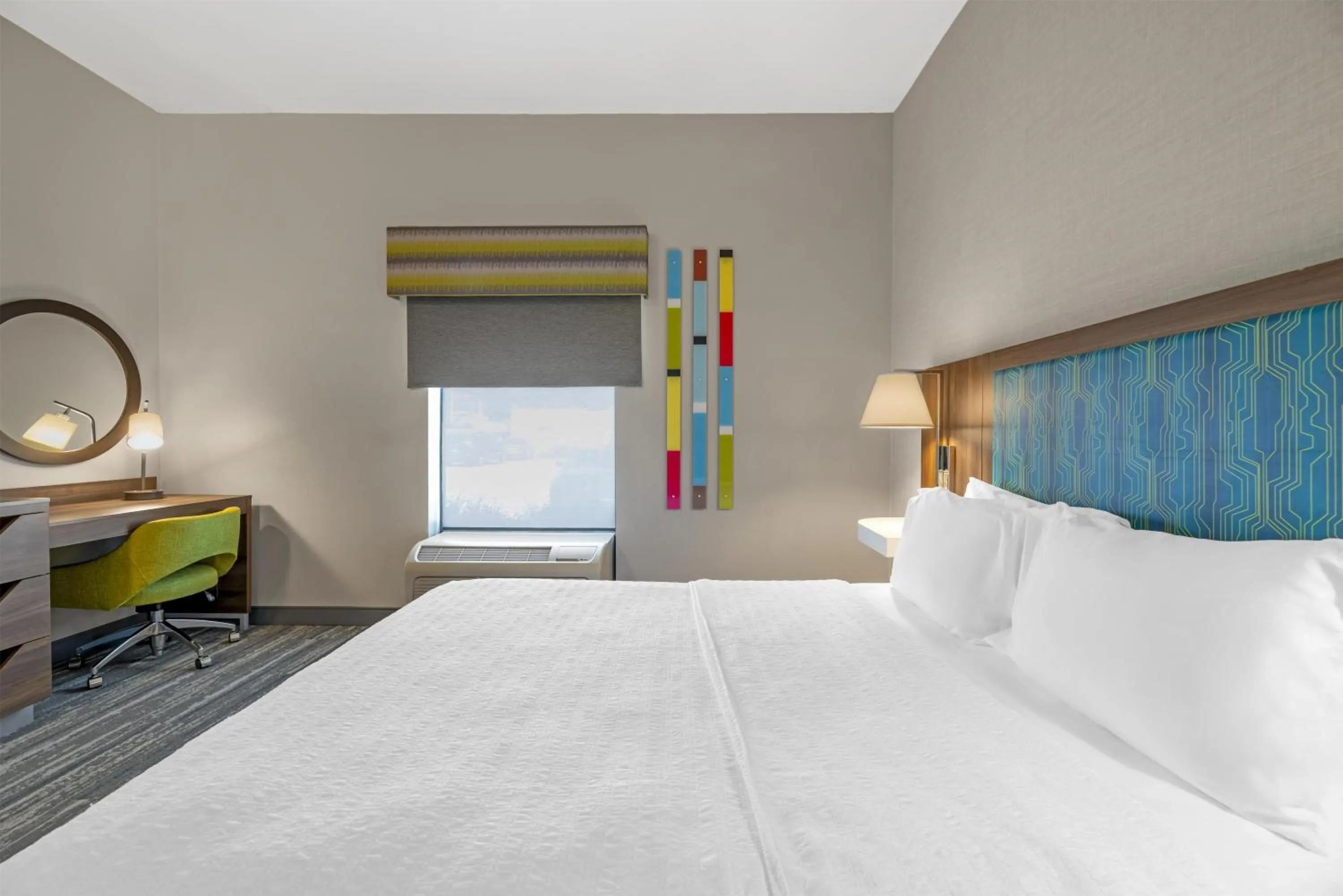 Bed in Hampton Inn Junction City