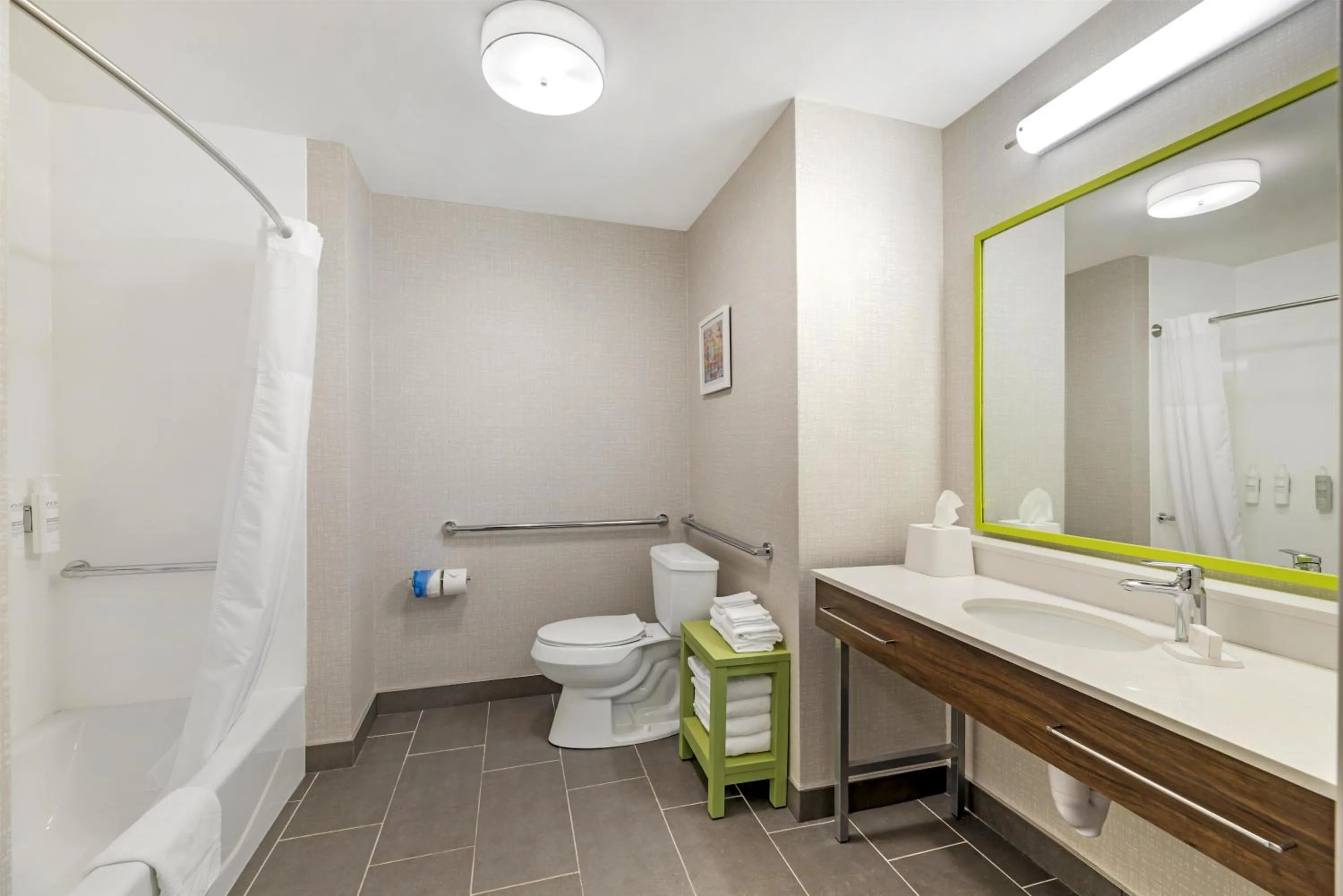 Bathroom in Hampton Inn Junction City