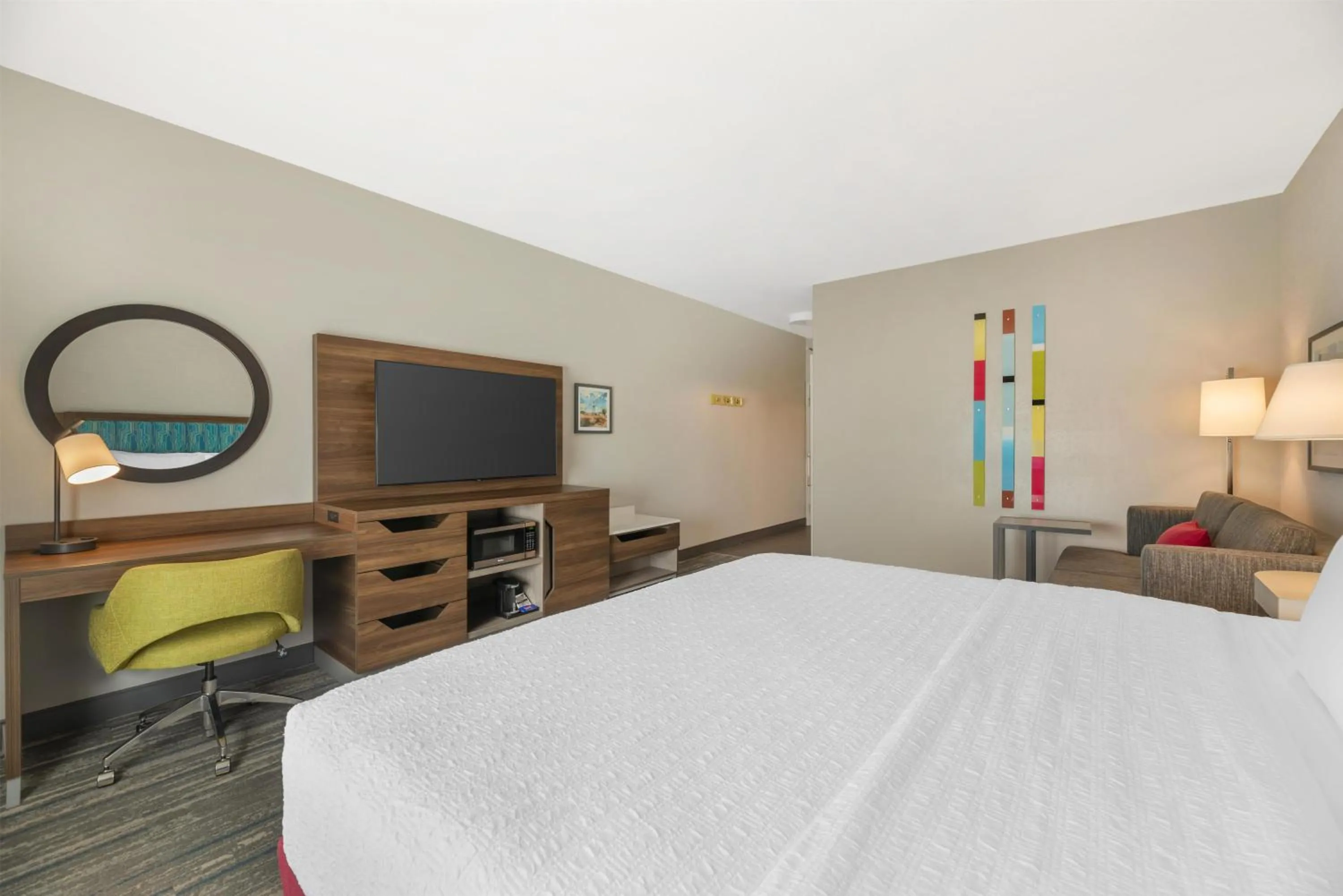 Bedroom, Bed in Hampton Inn Junction City