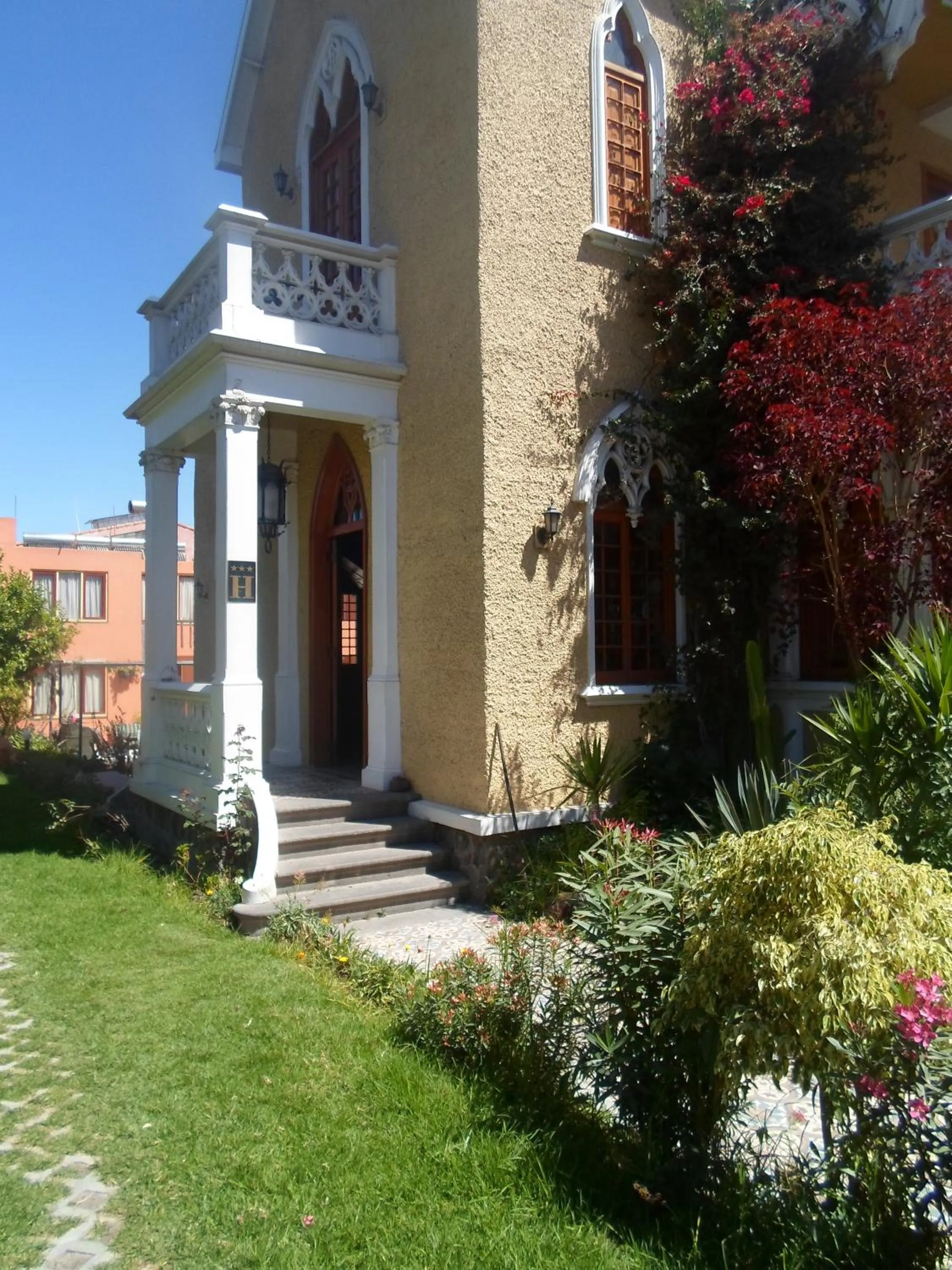 Facade/entrance in Posada El Castillo