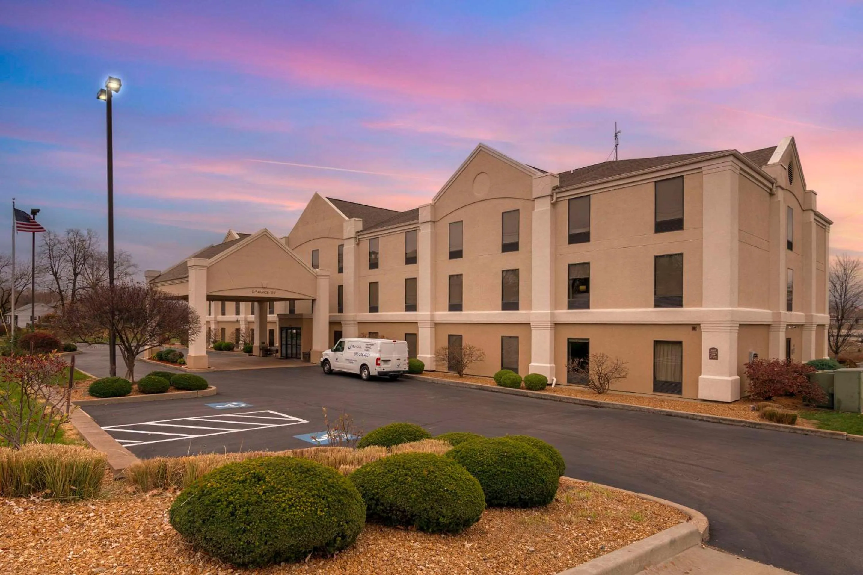 Property building in Comfort Inn Near Six Flags St Louis