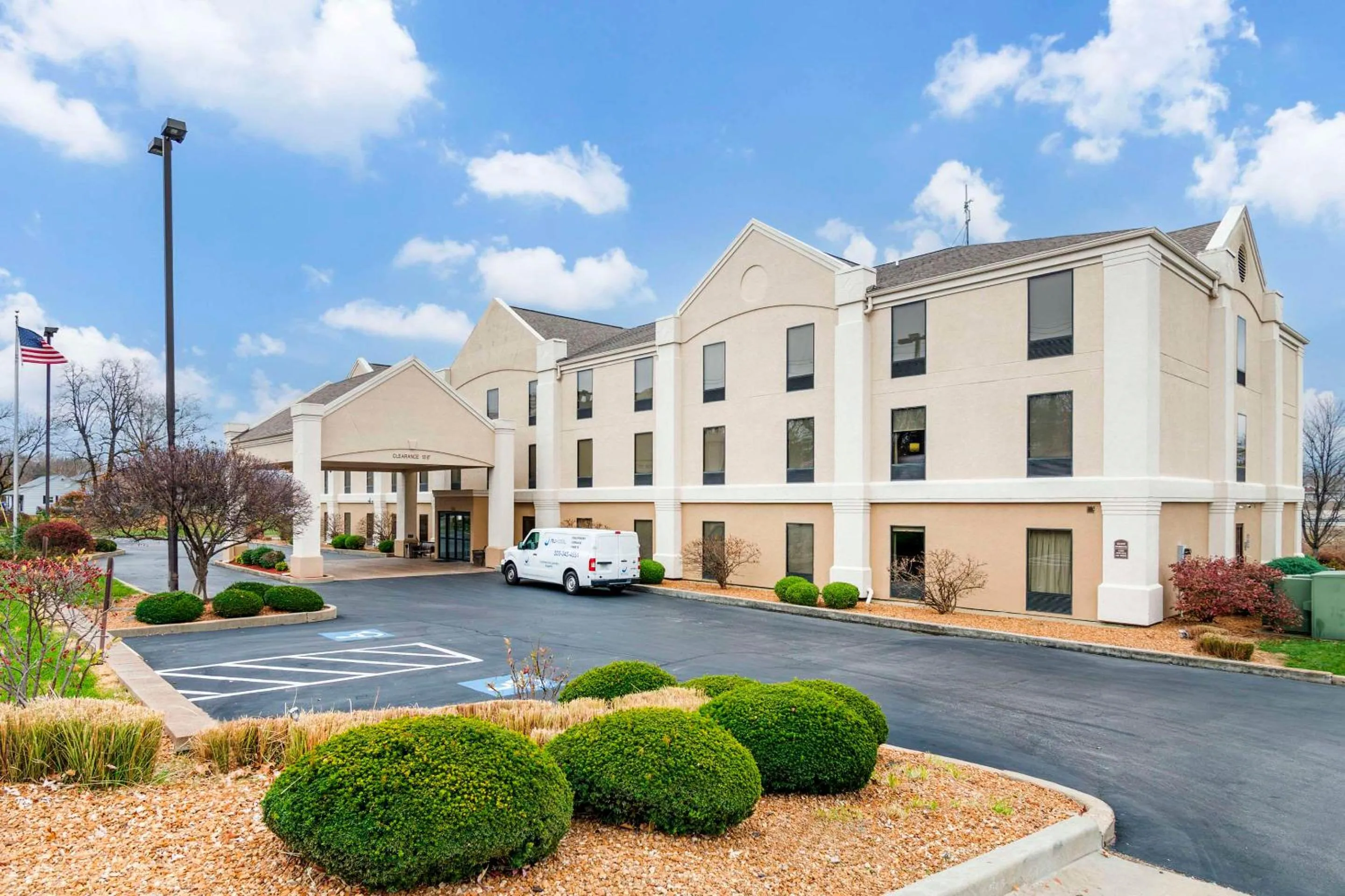Property building in Comfort Inn Near Six Flags St Louis