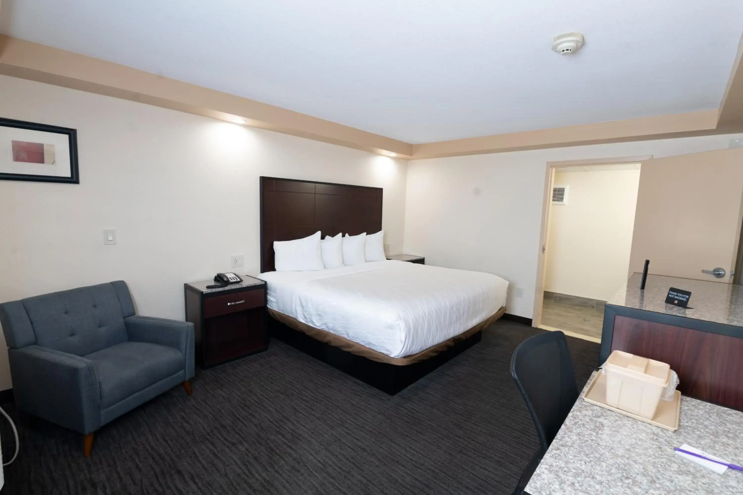 Deluxe King Room in Knights Inn South Amboy Deluxe King Room in Knights Inn South Amboy