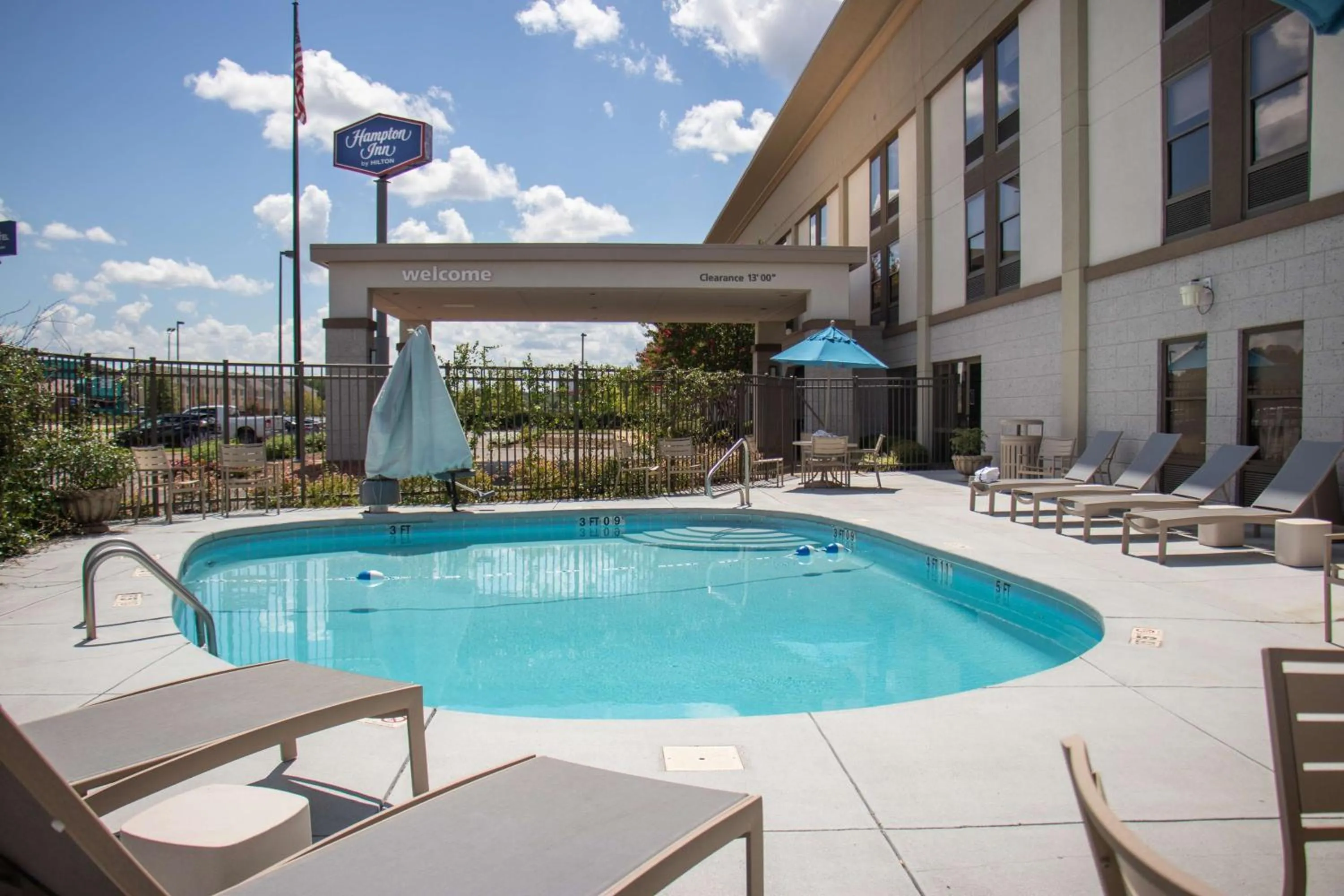 Pool view in Hampton Inn Tuscaloosa - East