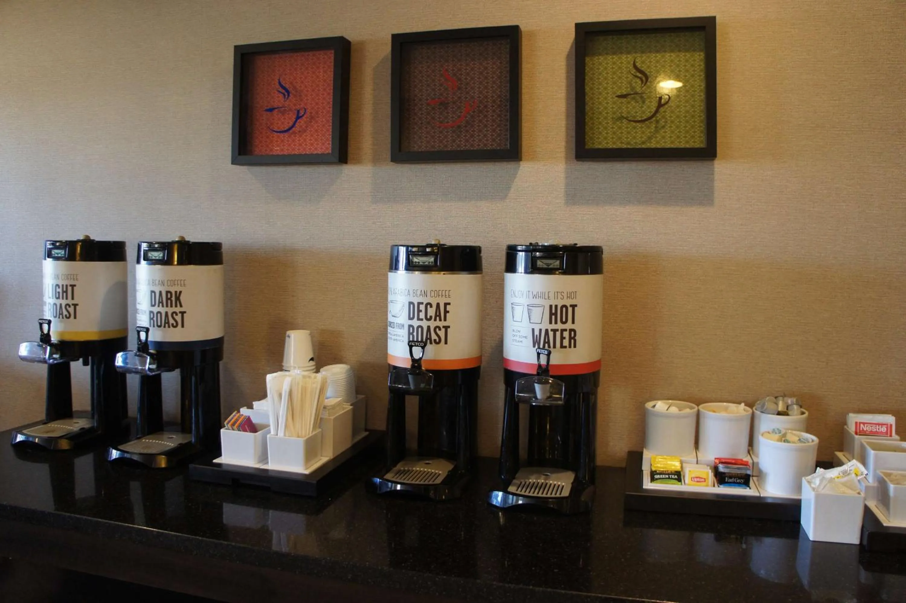 Dining area in Hampton Inn Tuscaloosa - East