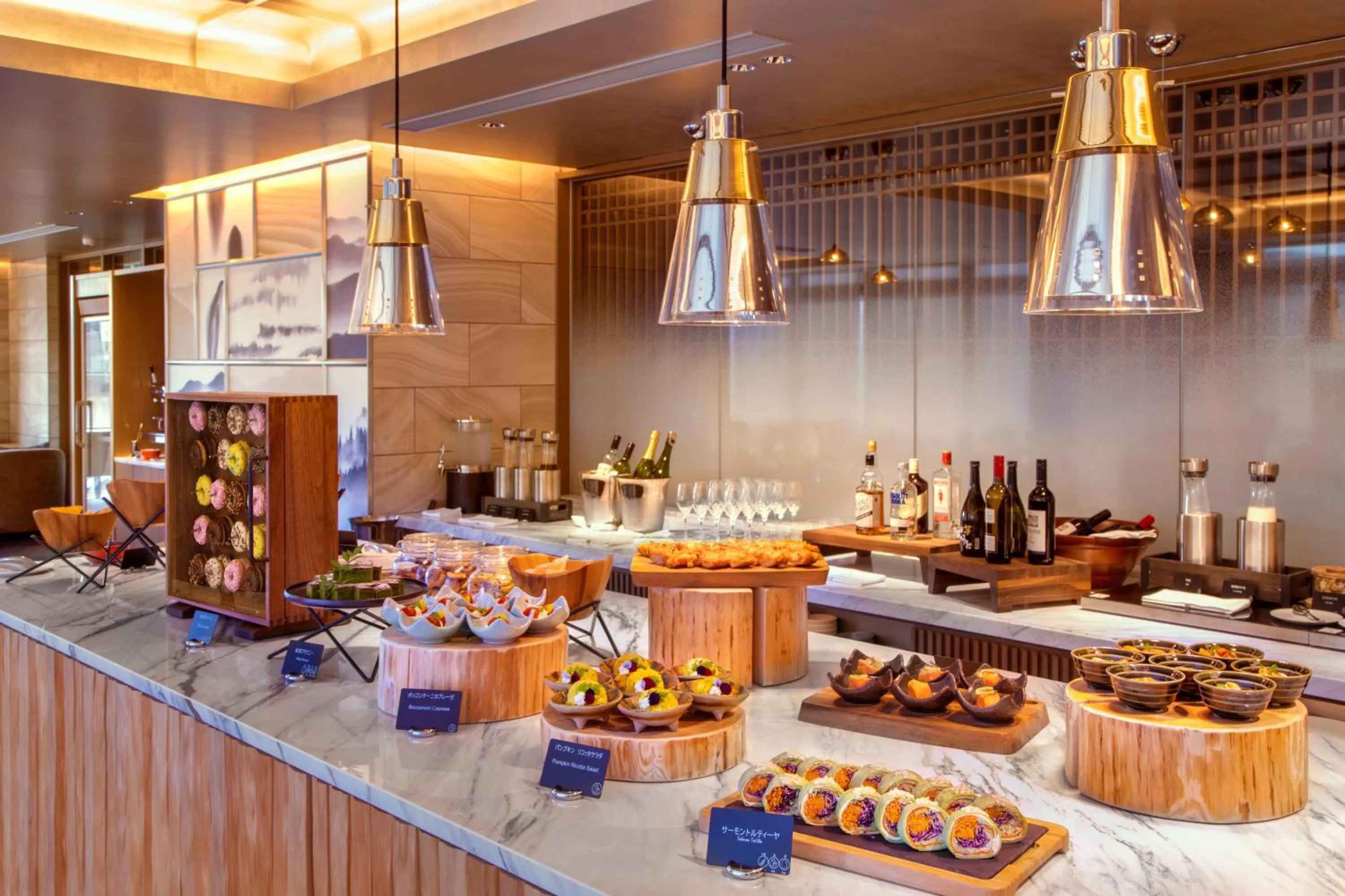 Lounge or bar in DoubleTree by Hilton Kyoto Station