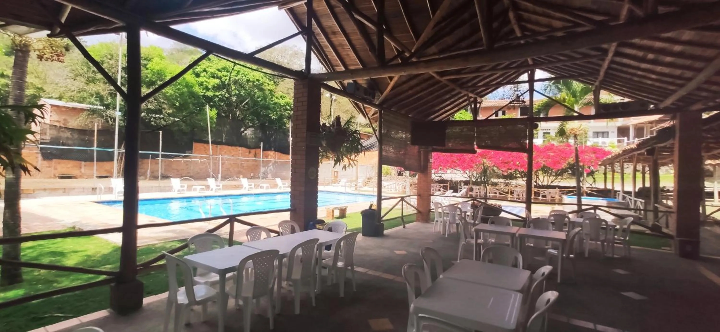 Restaurant/places to eat in Hotel Campestre UMPALÁ