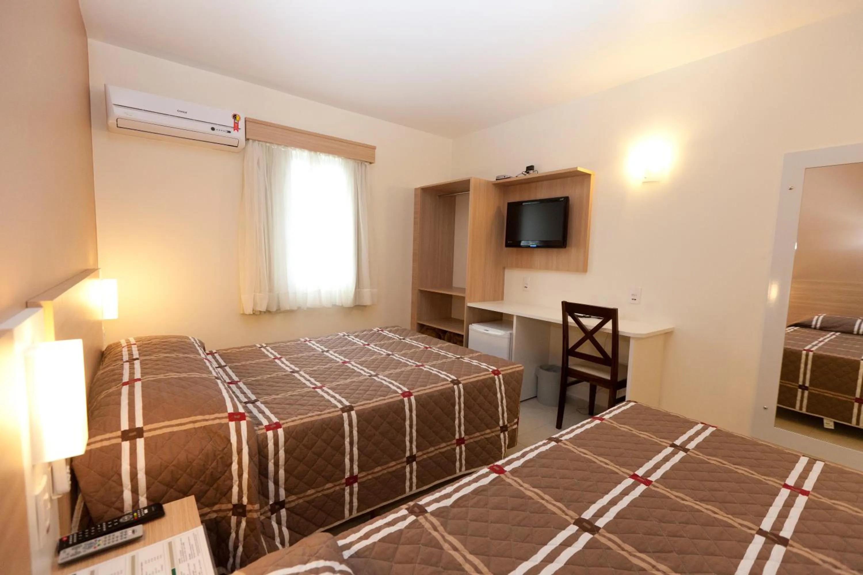 Bed in Bristol Sabrina Hotel de Charme Joinville