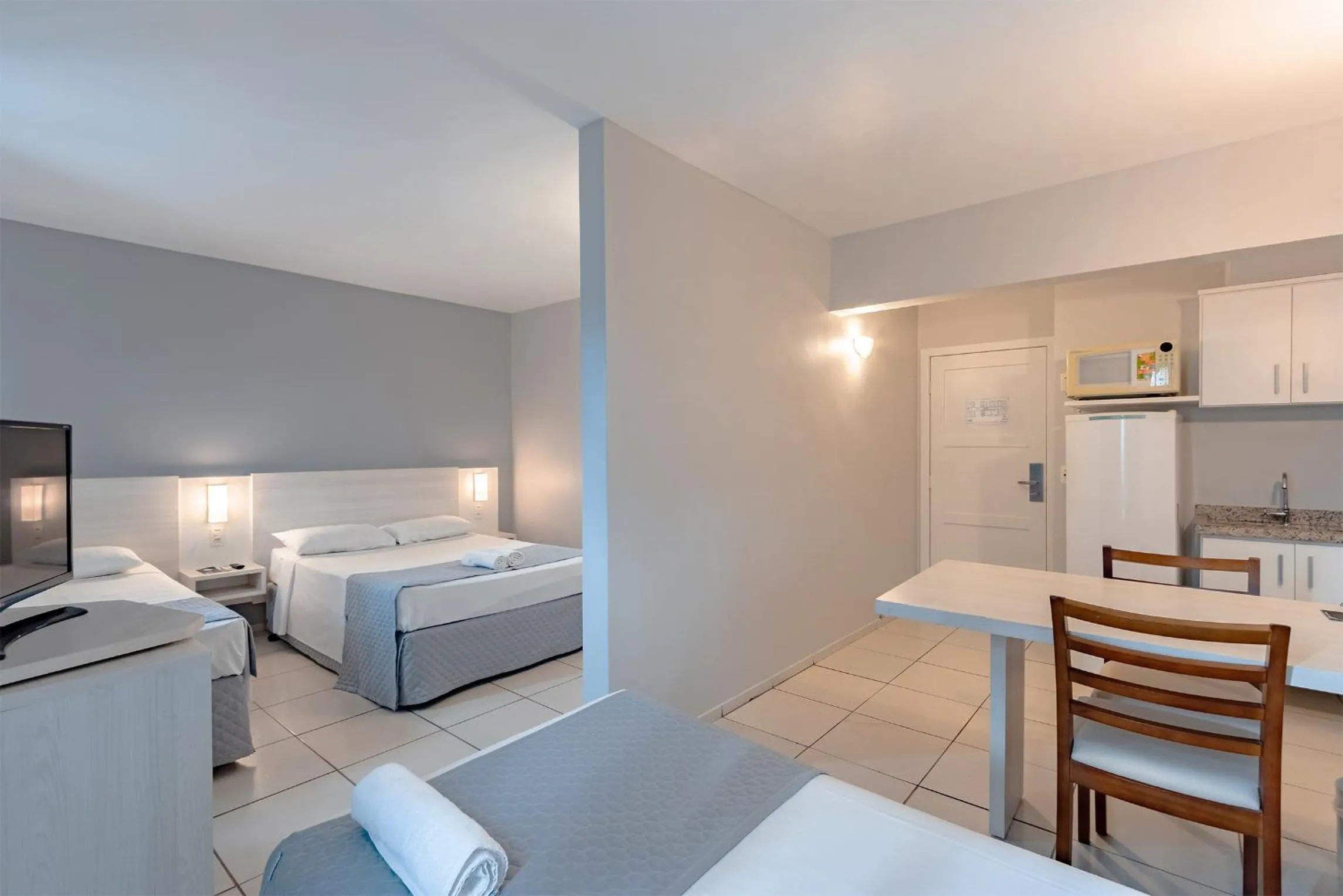 Living room, Bed in Bristol Sabrina Hotel de Charme Joinville