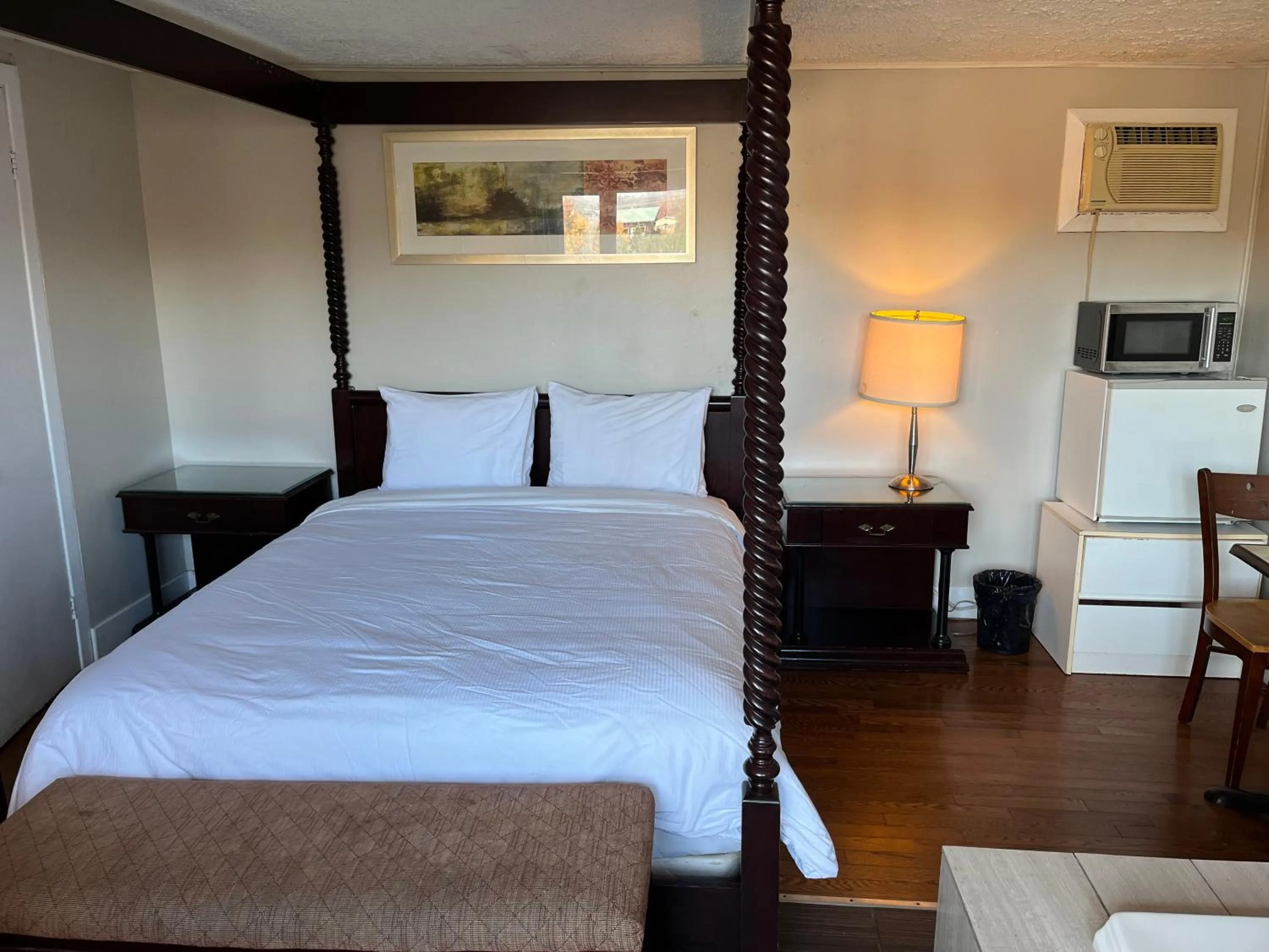 Bed in Motel Clair Mont