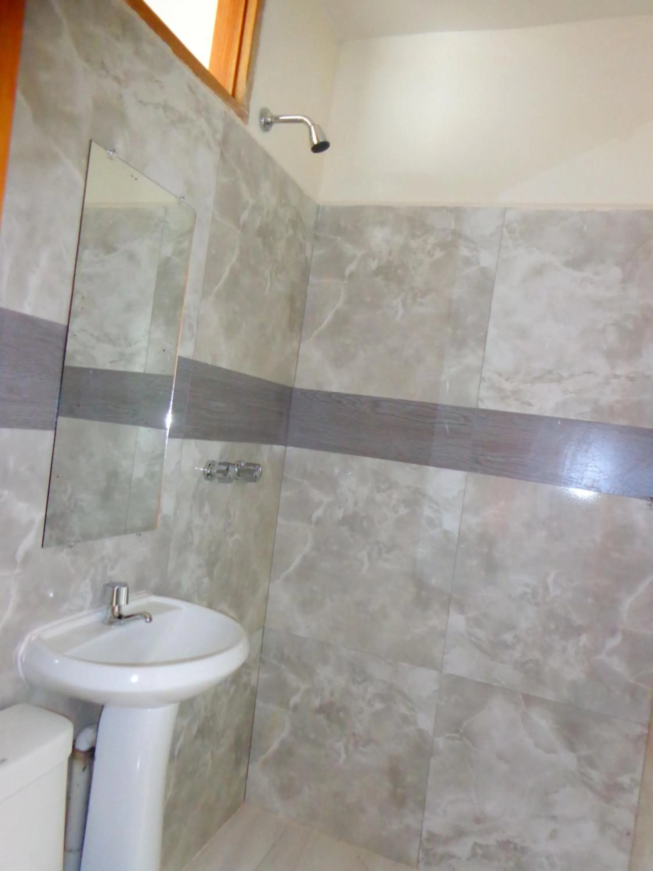Shower in Hotel Pampa & Selva