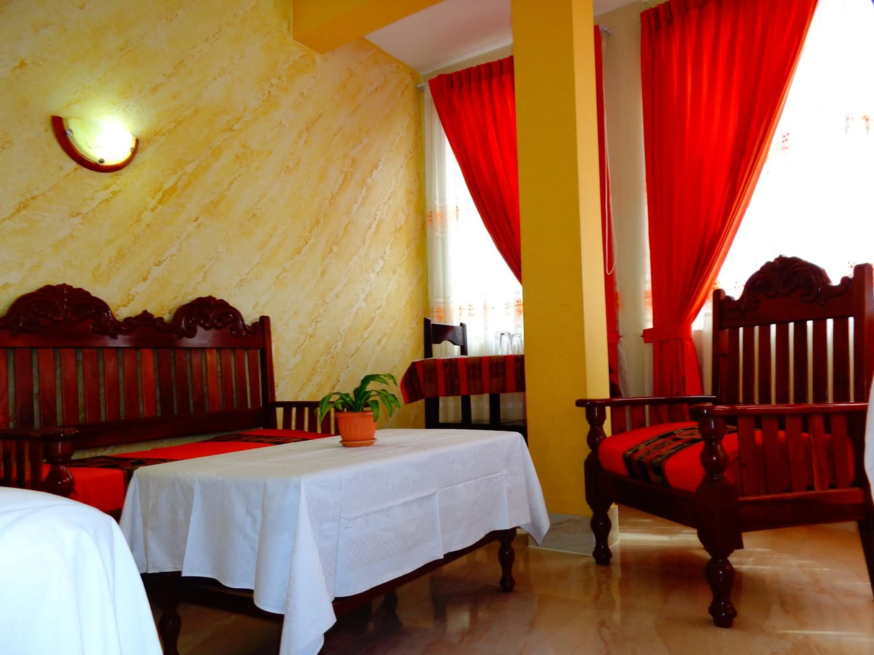 Living room, Bed in Hotel Pampa & Selva