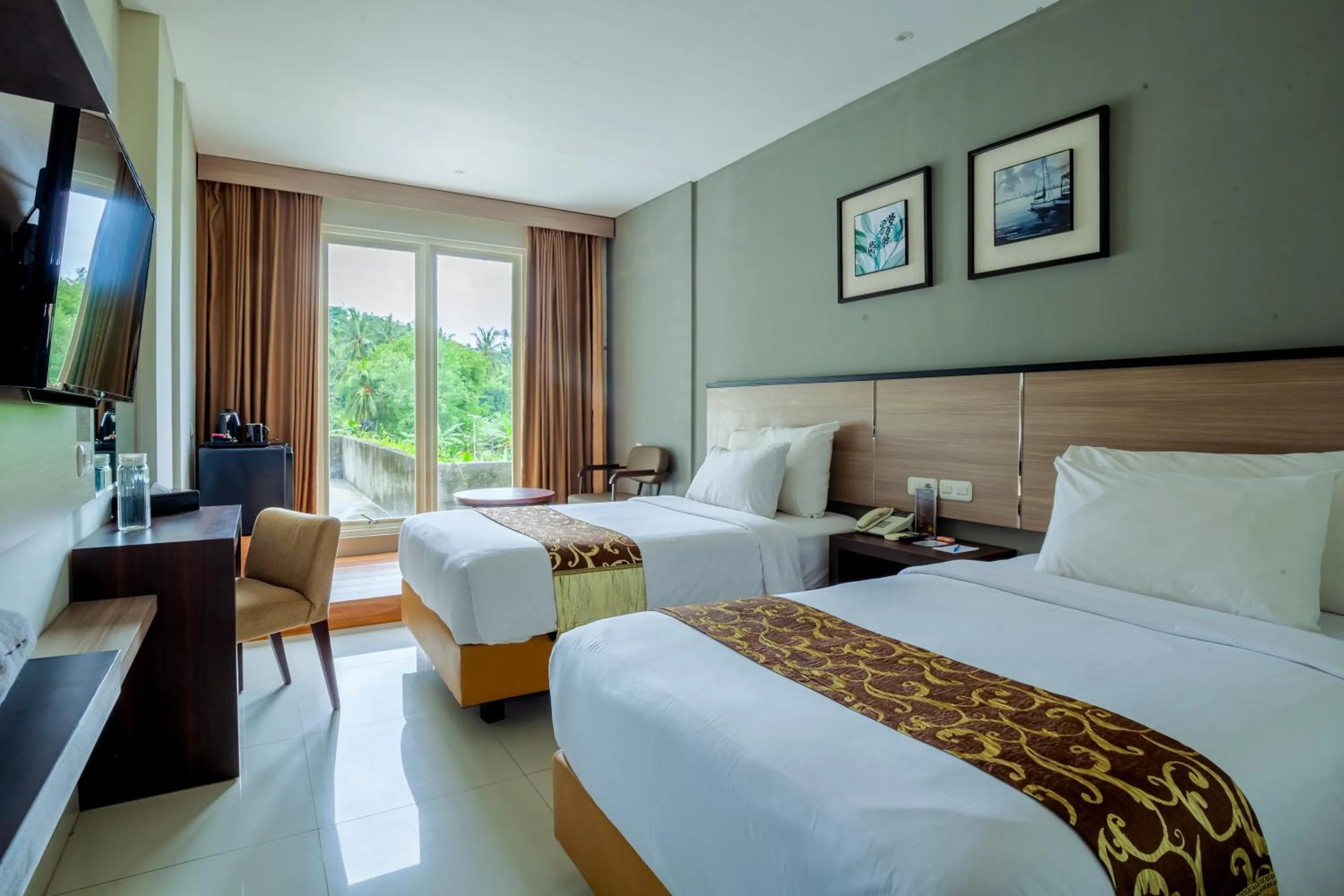 Bedroom, Bed in Montana Premier Senggigi
