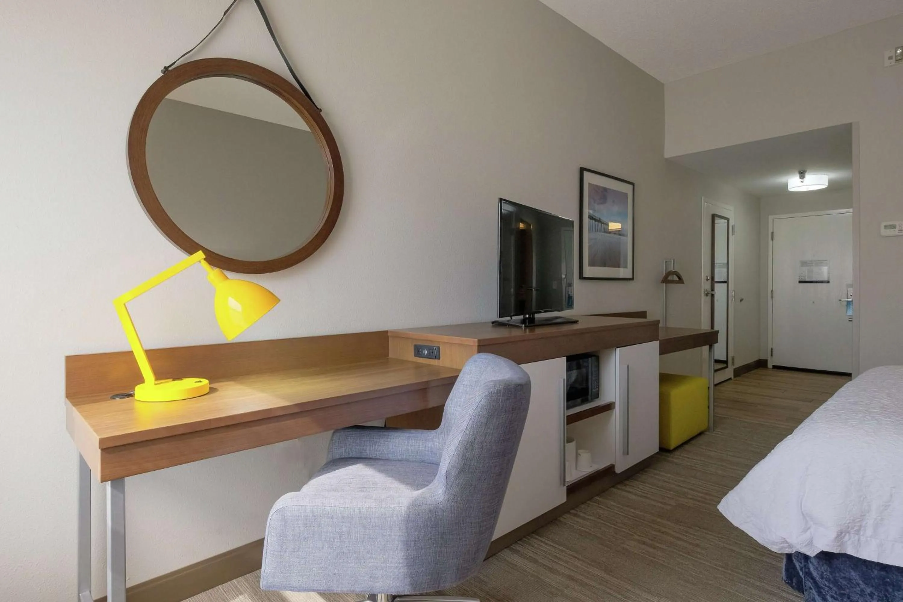 Bedroom, Bed in Hampton Inn Edenton