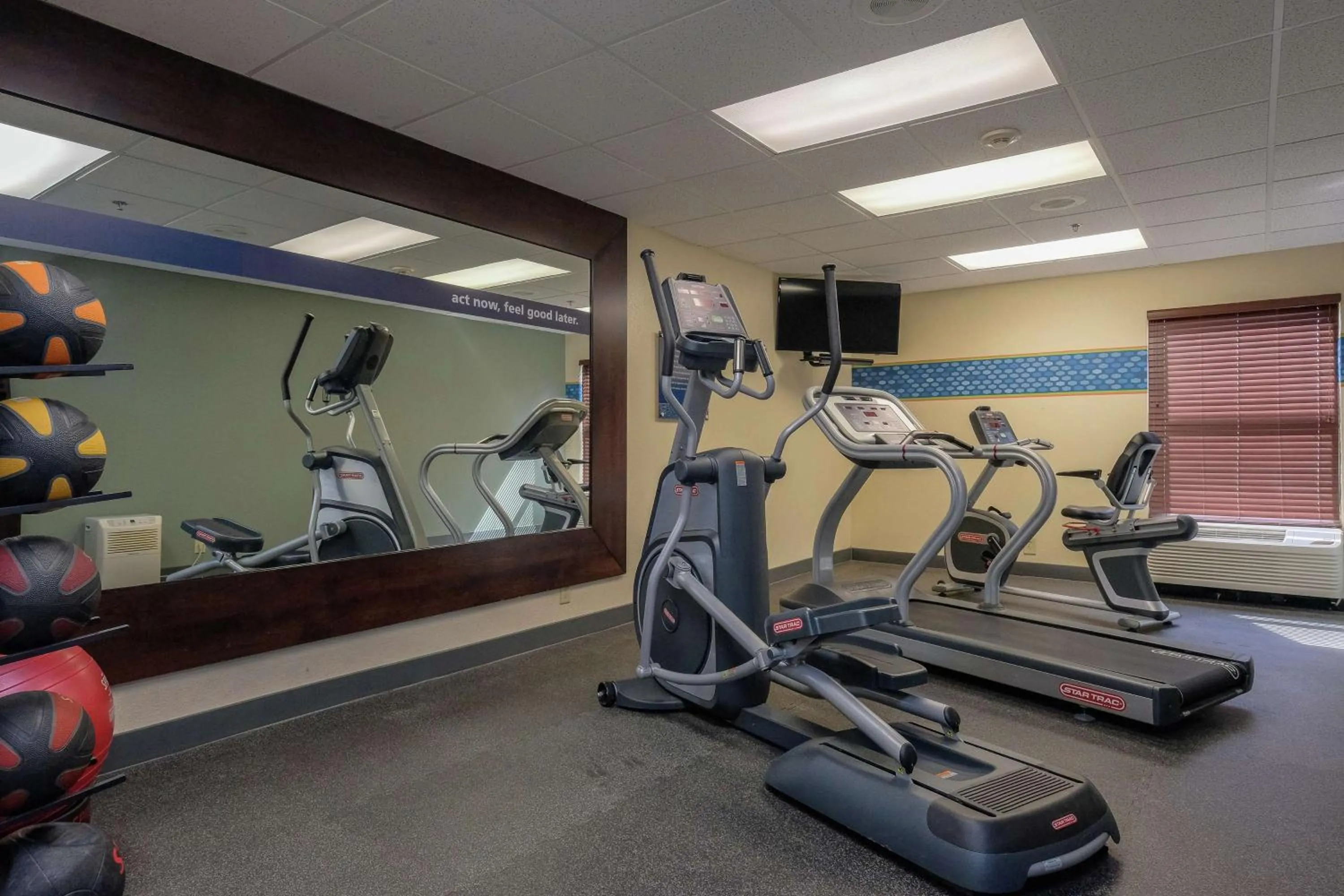 Fitness centre/facilities in Hampton Inn Edenton