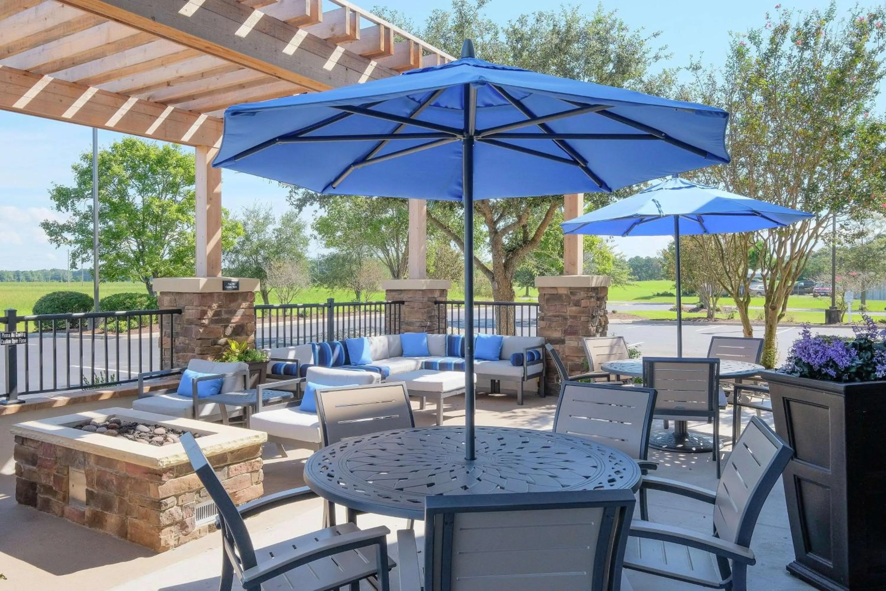 Patio in Hampton Inn Edenton