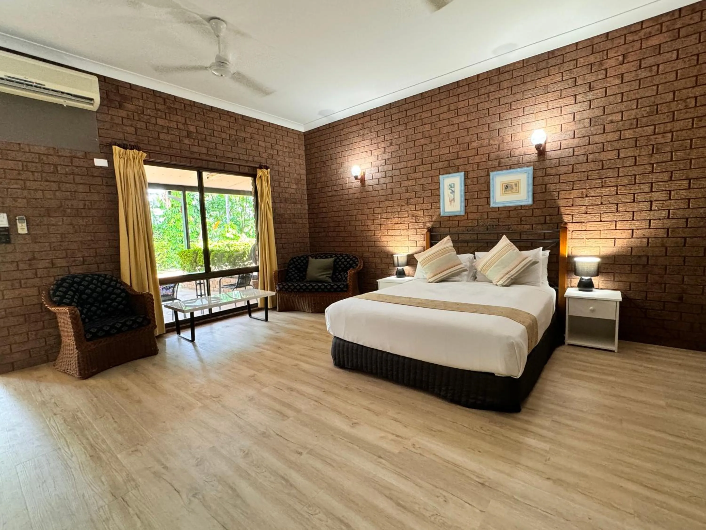 Bed in Knotts Crossing Resort